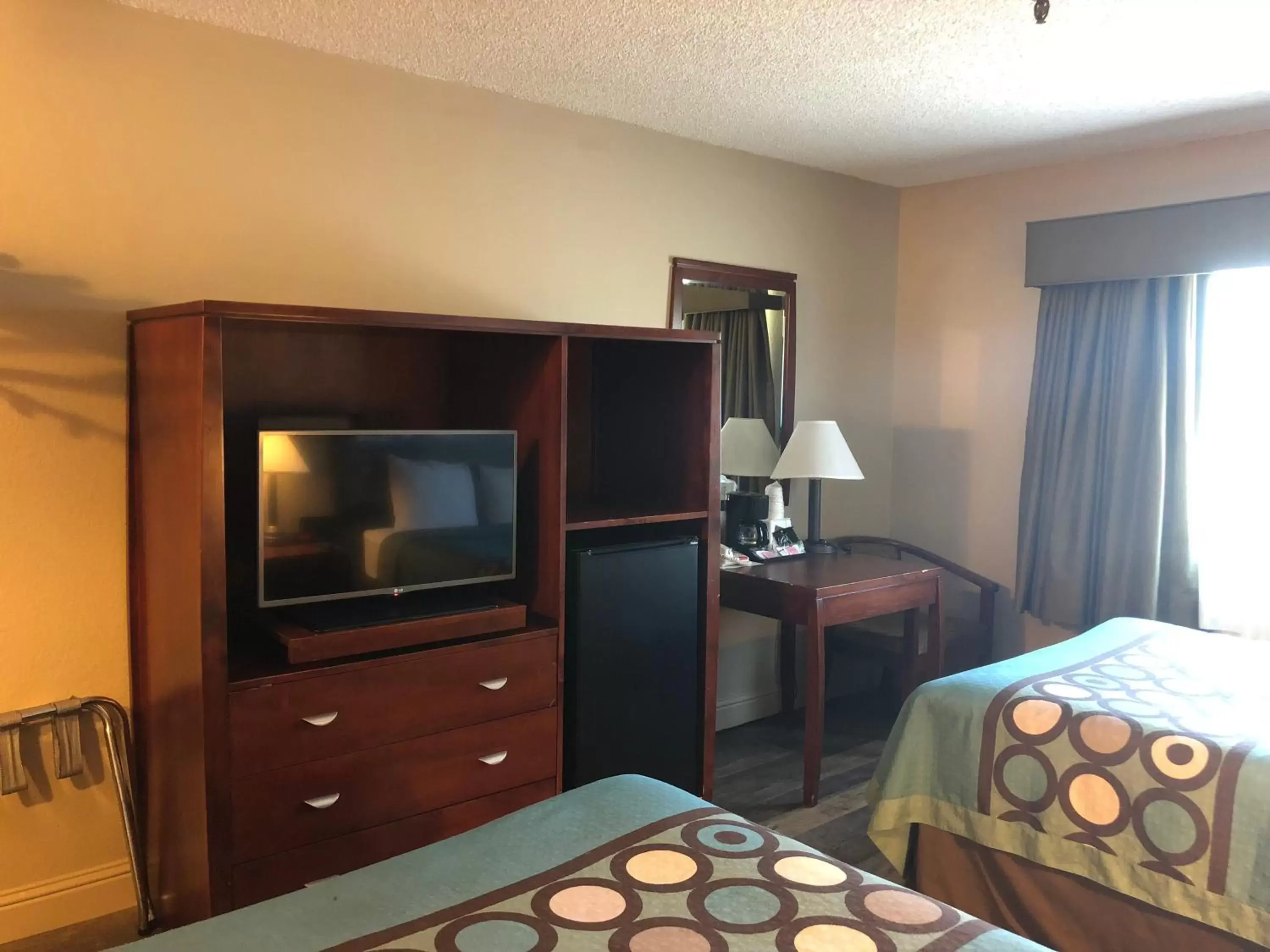 TV/Entertainment Center in Super 8 by Wyndham Sacramento