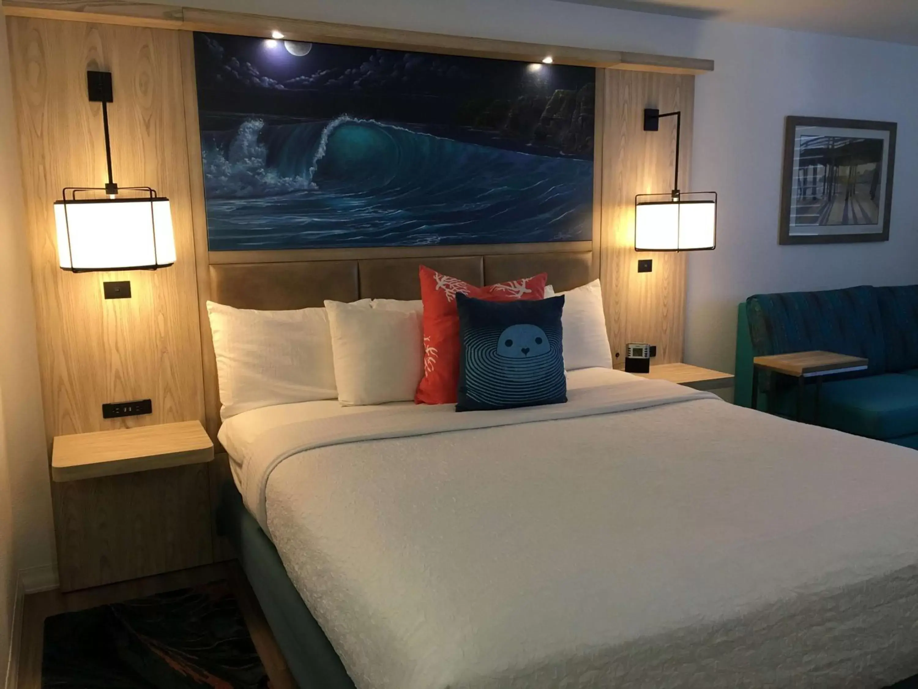 Standard King Bed Room in Best Western Plus Capitola By-the-Sea Inn & Suites Standard King Bed Room in Best Western Plus Capitola By-the-Sea Inn & Suites