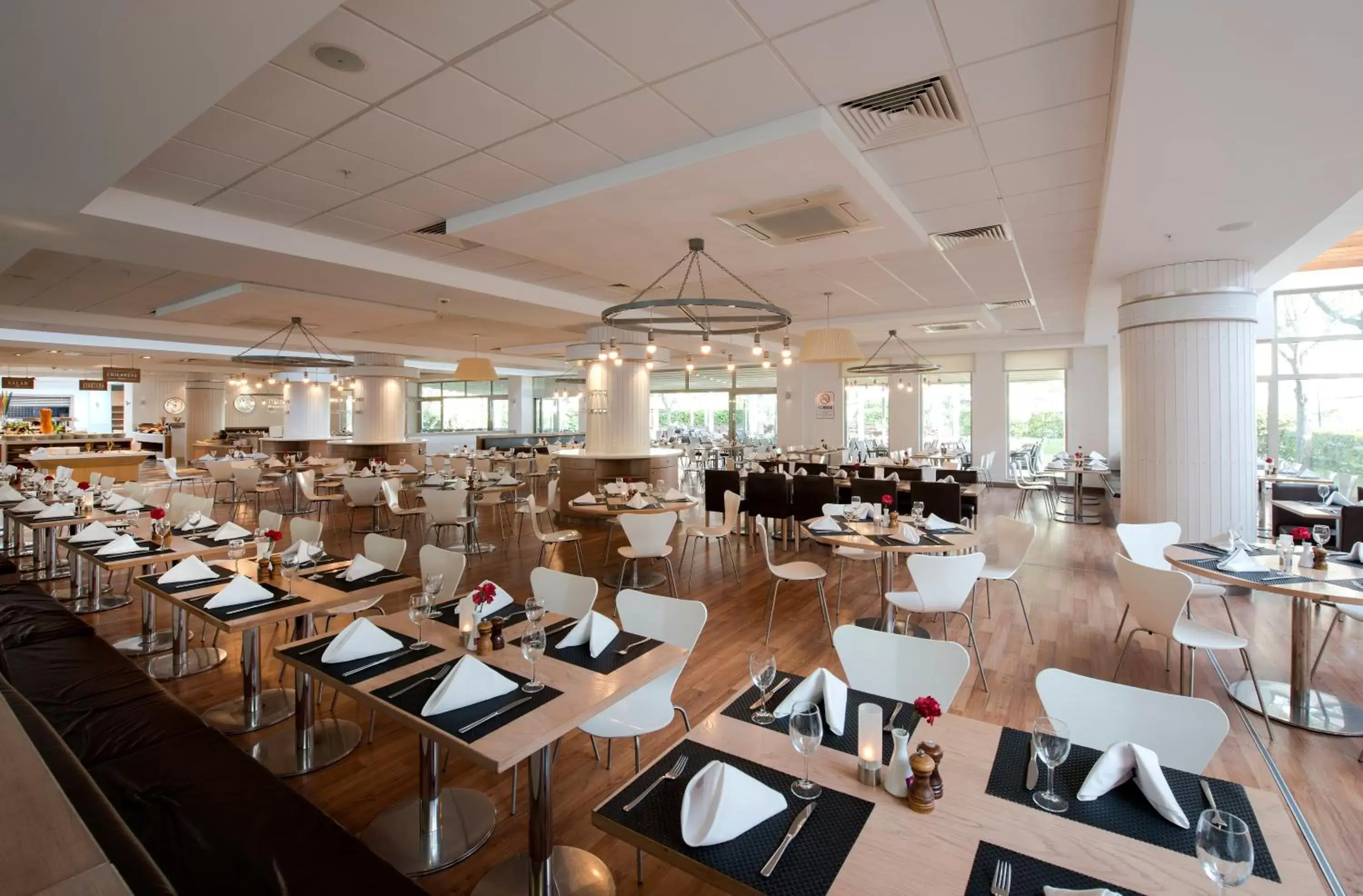 Restaurant/Places to Eat in Barut B Suites