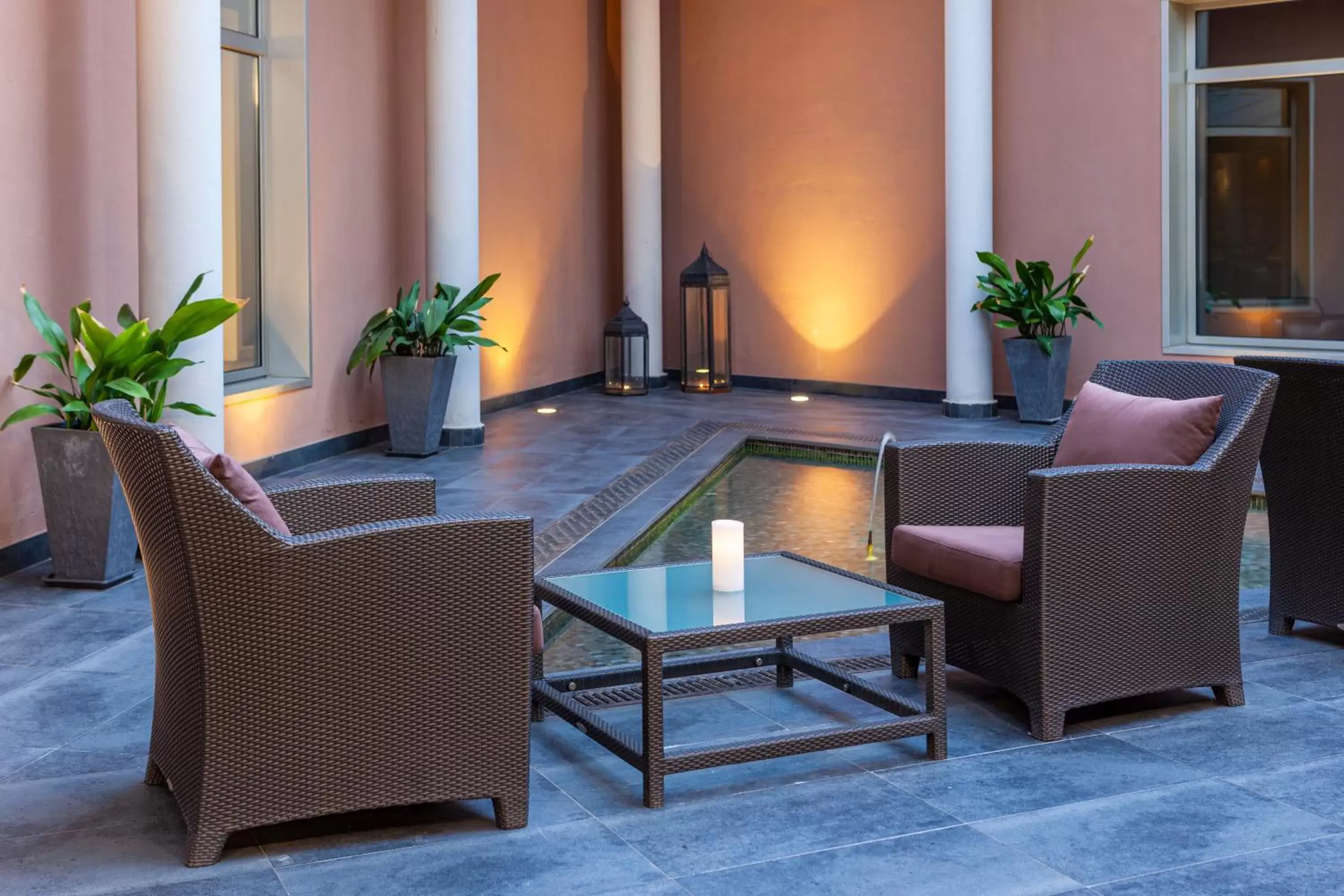 Patio, Seating Area in Hotel Porcel Torneo