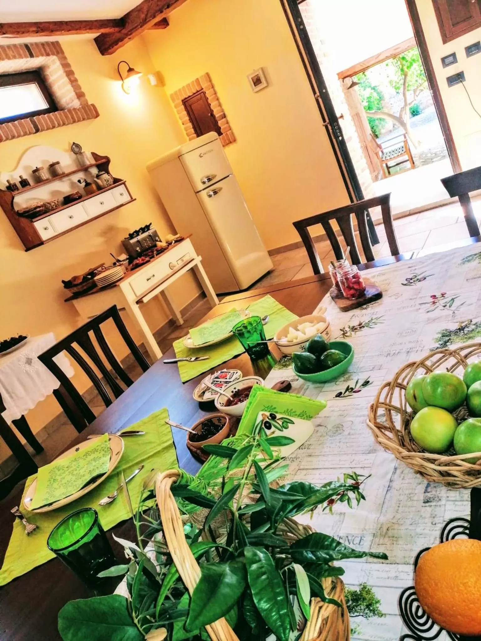 Breakfast in BORGO LUNA b&b