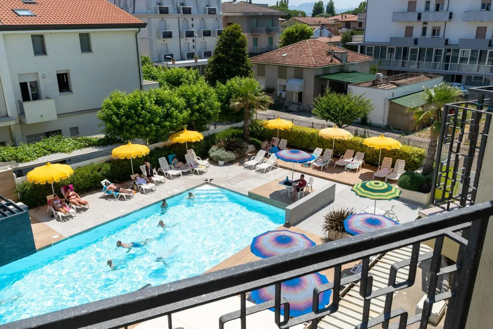 Pool View in Hotel Montmartre