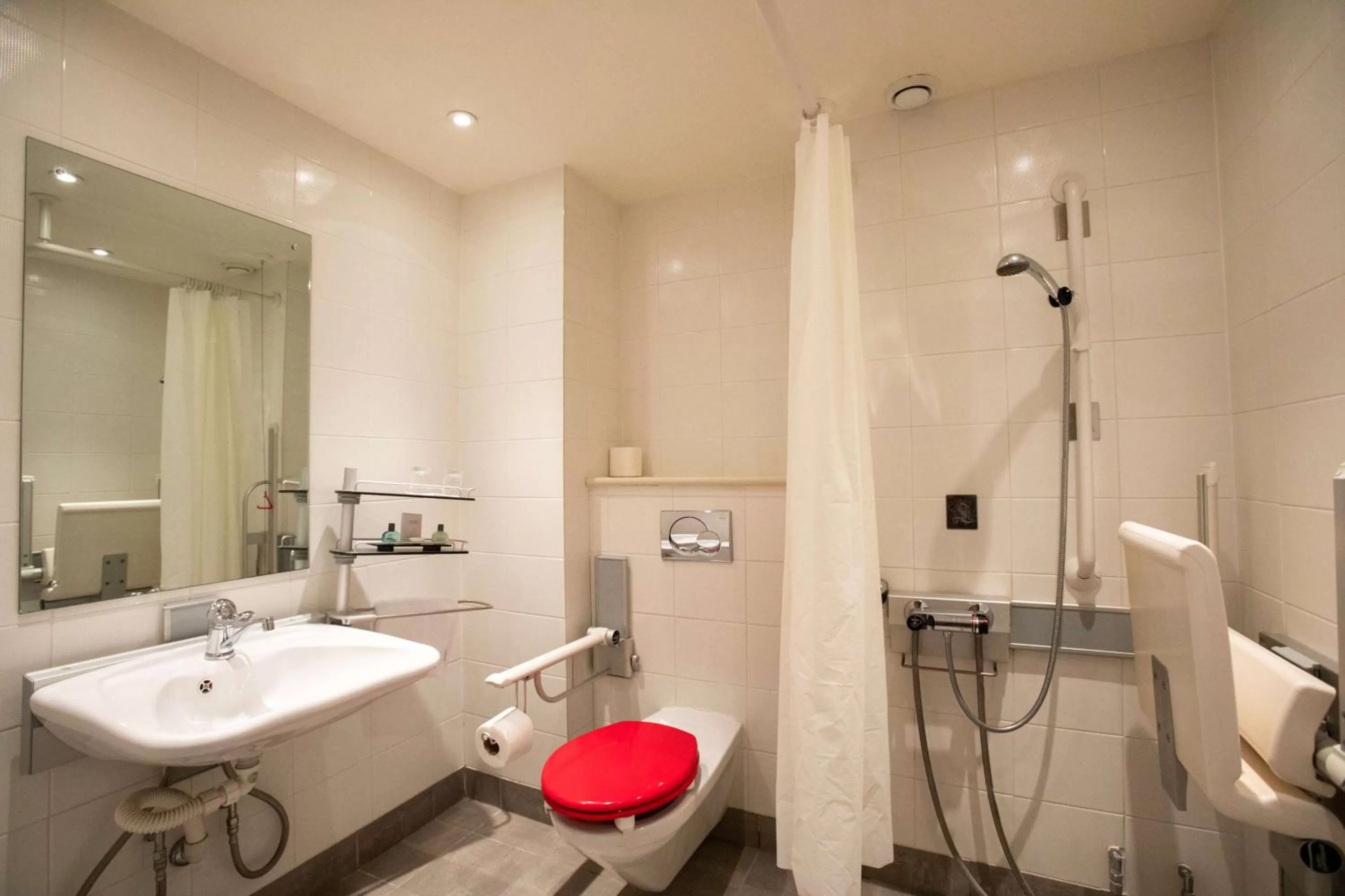 Double Room - Disability Access in The Lincoln Hotel
