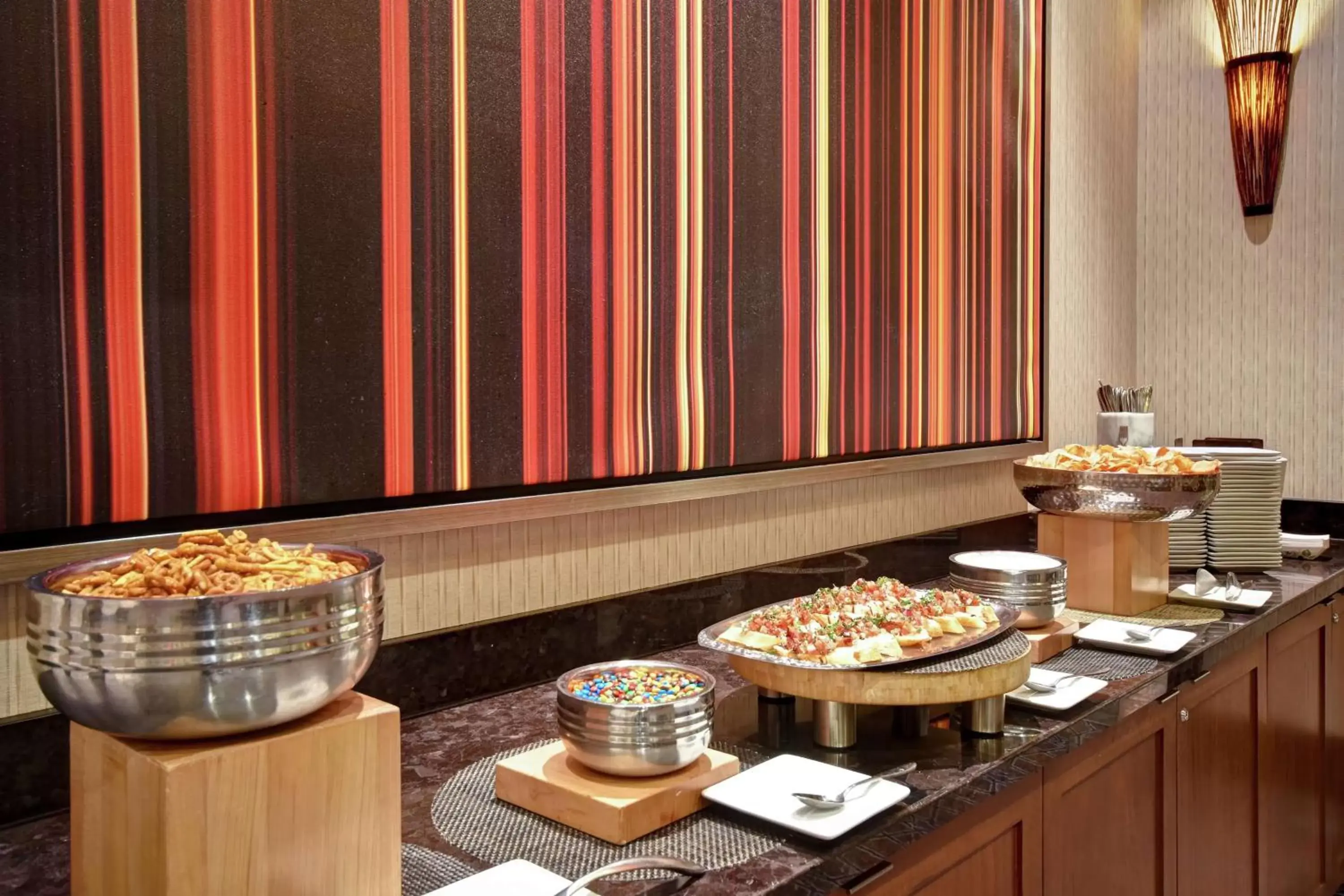 Dining area in Embassy Suites Springfield