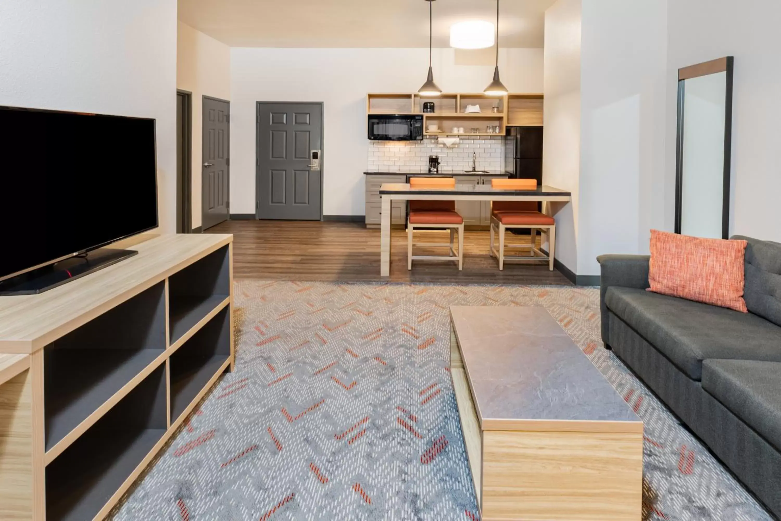 Photo of the whole room, Seating Area in Candlewood Suites Mount Pleasant, an IHG Hotel