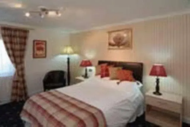 Bed in Durrant House Hotel