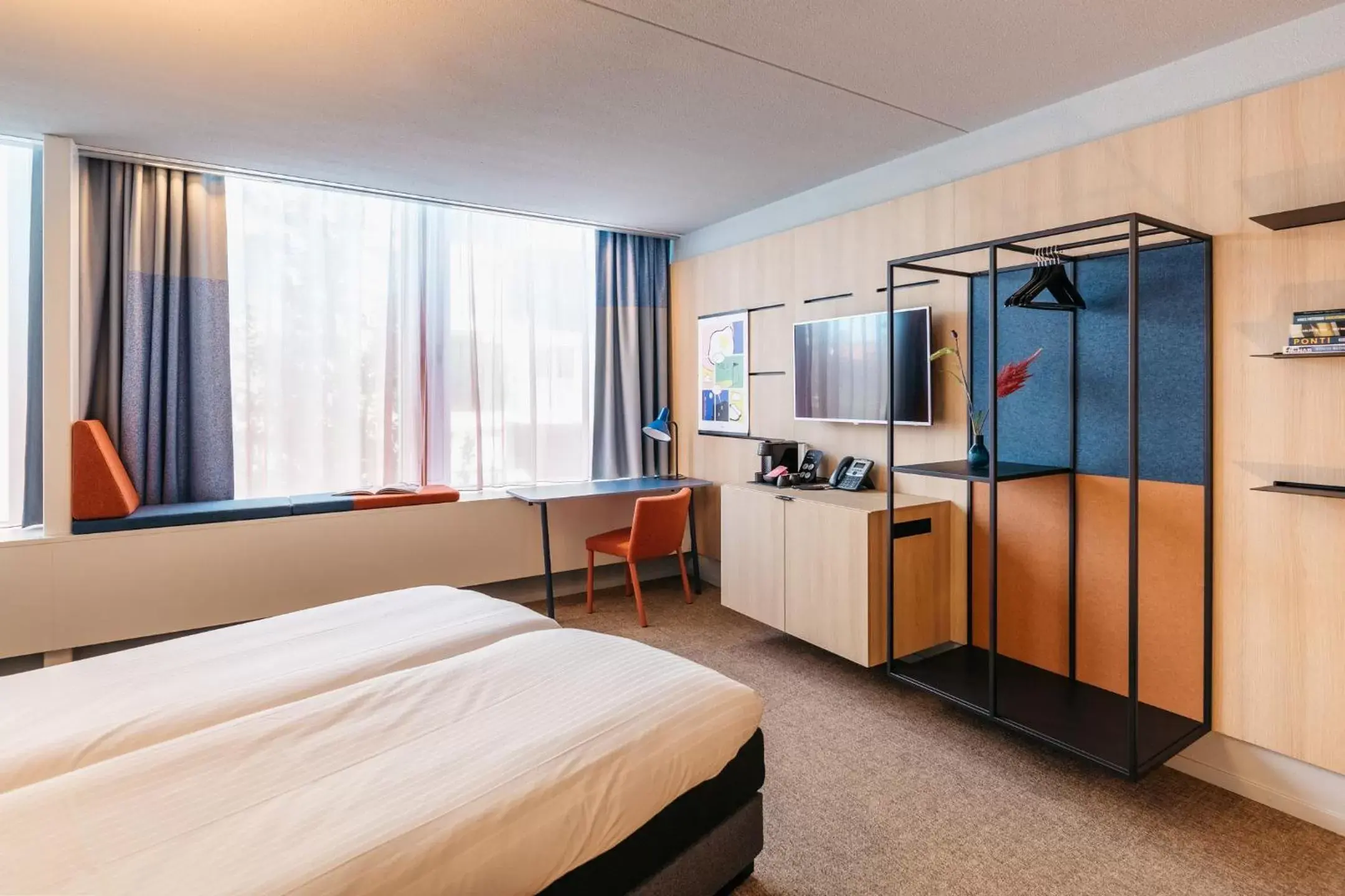 Facility for disabled guests, Bed in Hotel Casa Amsterdam