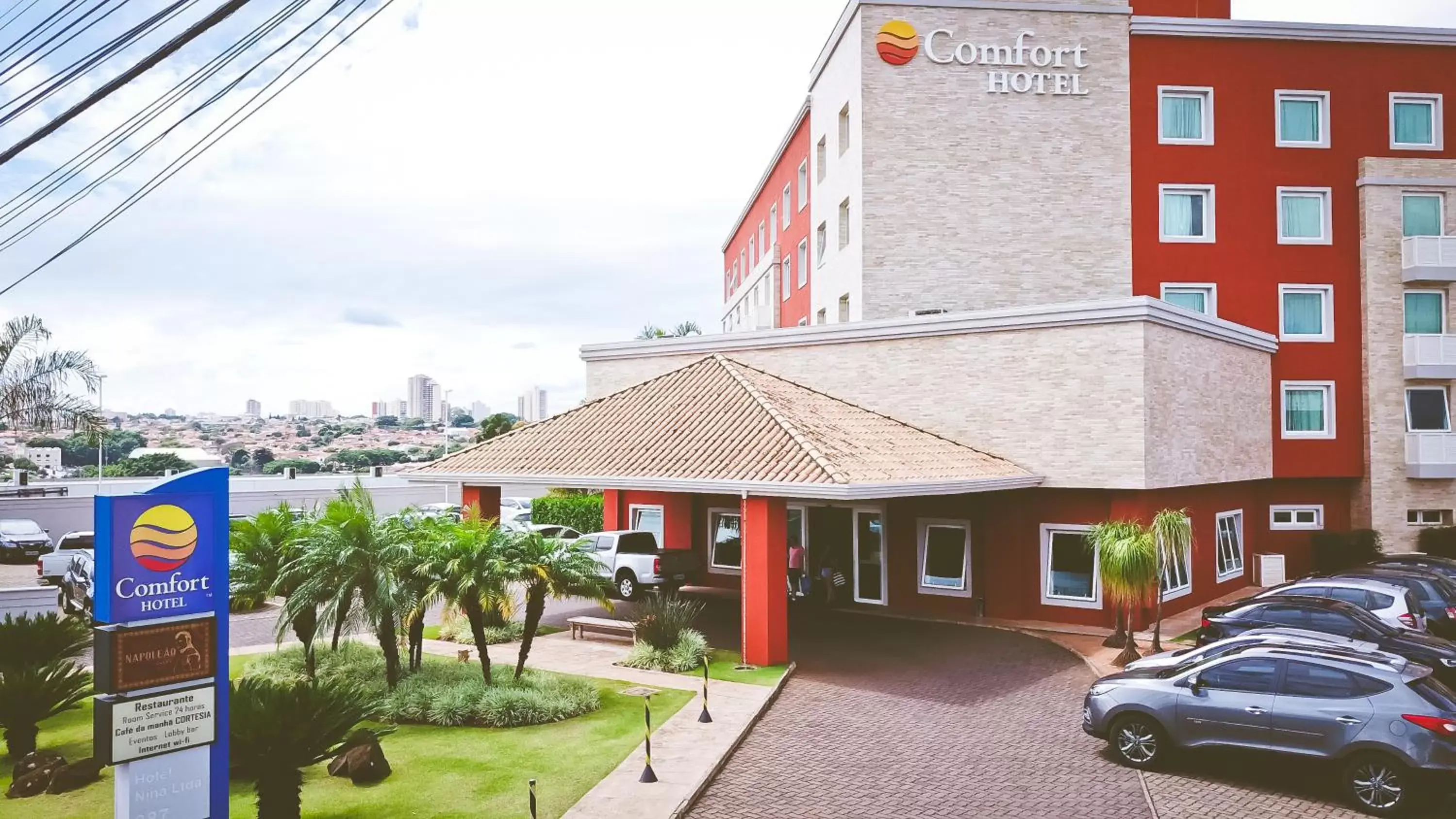 Facade/entrance, Property Building in Comfort Hotel Araraquara