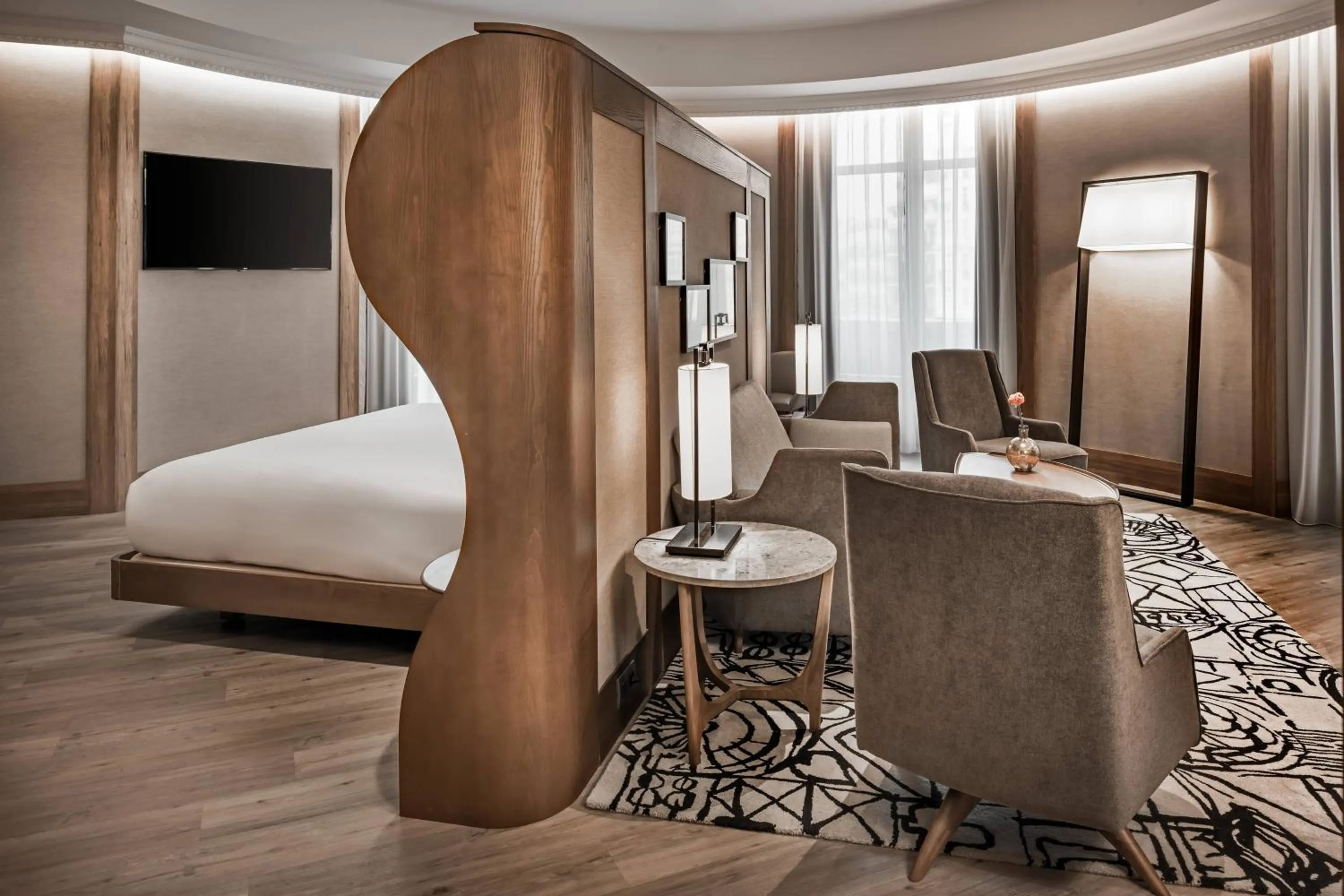 Photo of the whole room, Bed in Círculo Gran Vía, Autograph Collection (Adults Only)