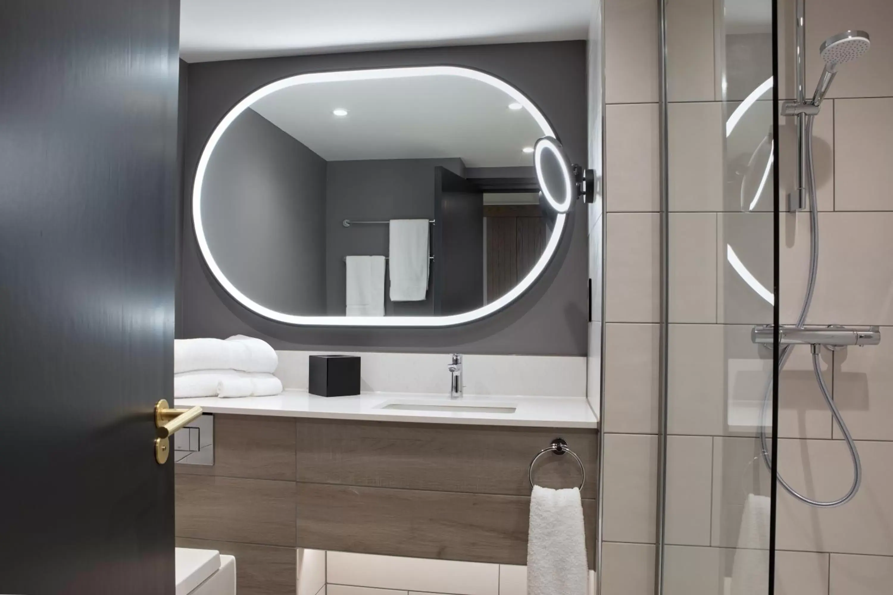 Bathroom in Hilton Glasgow
