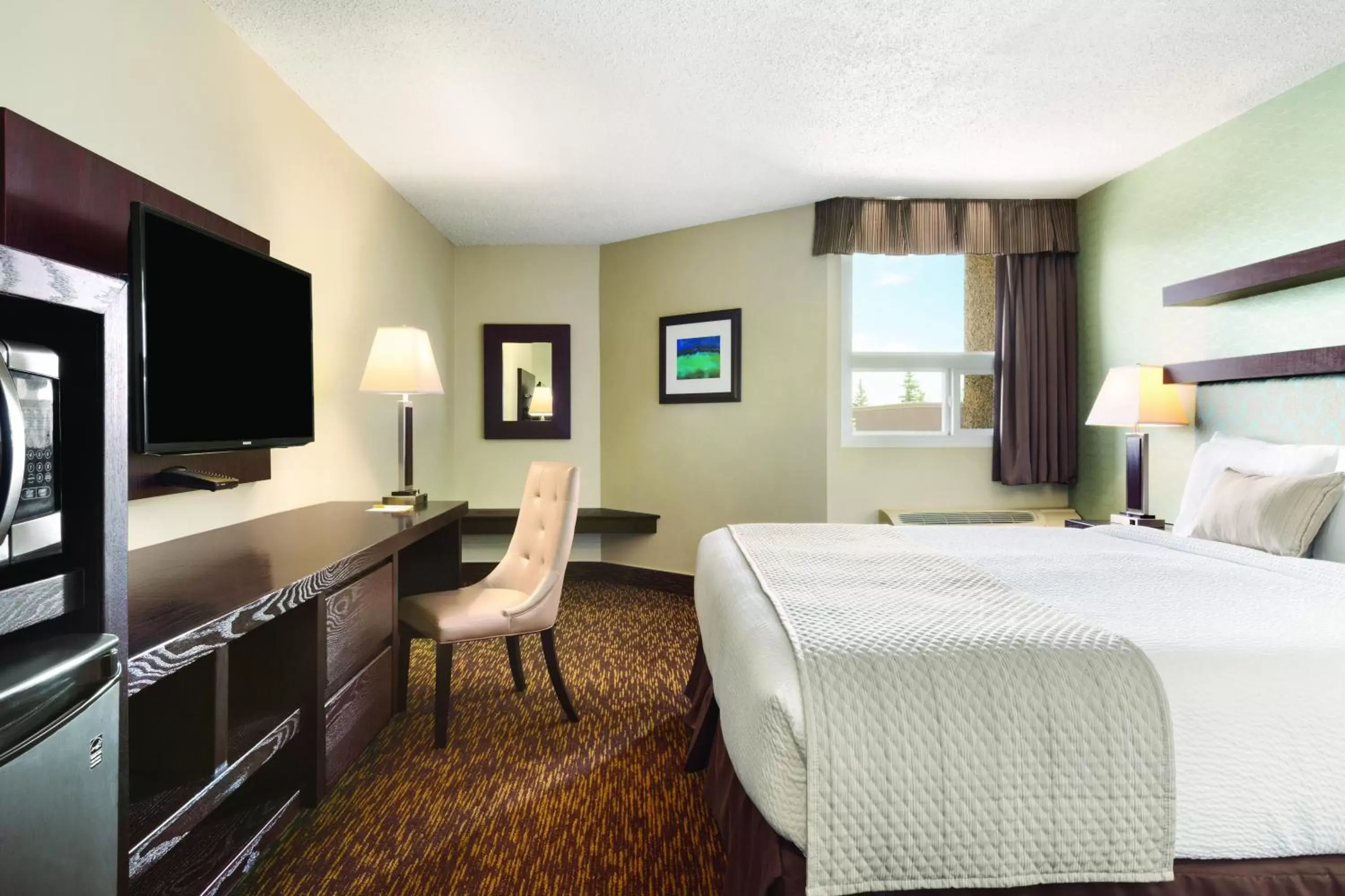 Photo of the whole room, TV/Entertainment Center in Days Inn by Wyndham Vermilion