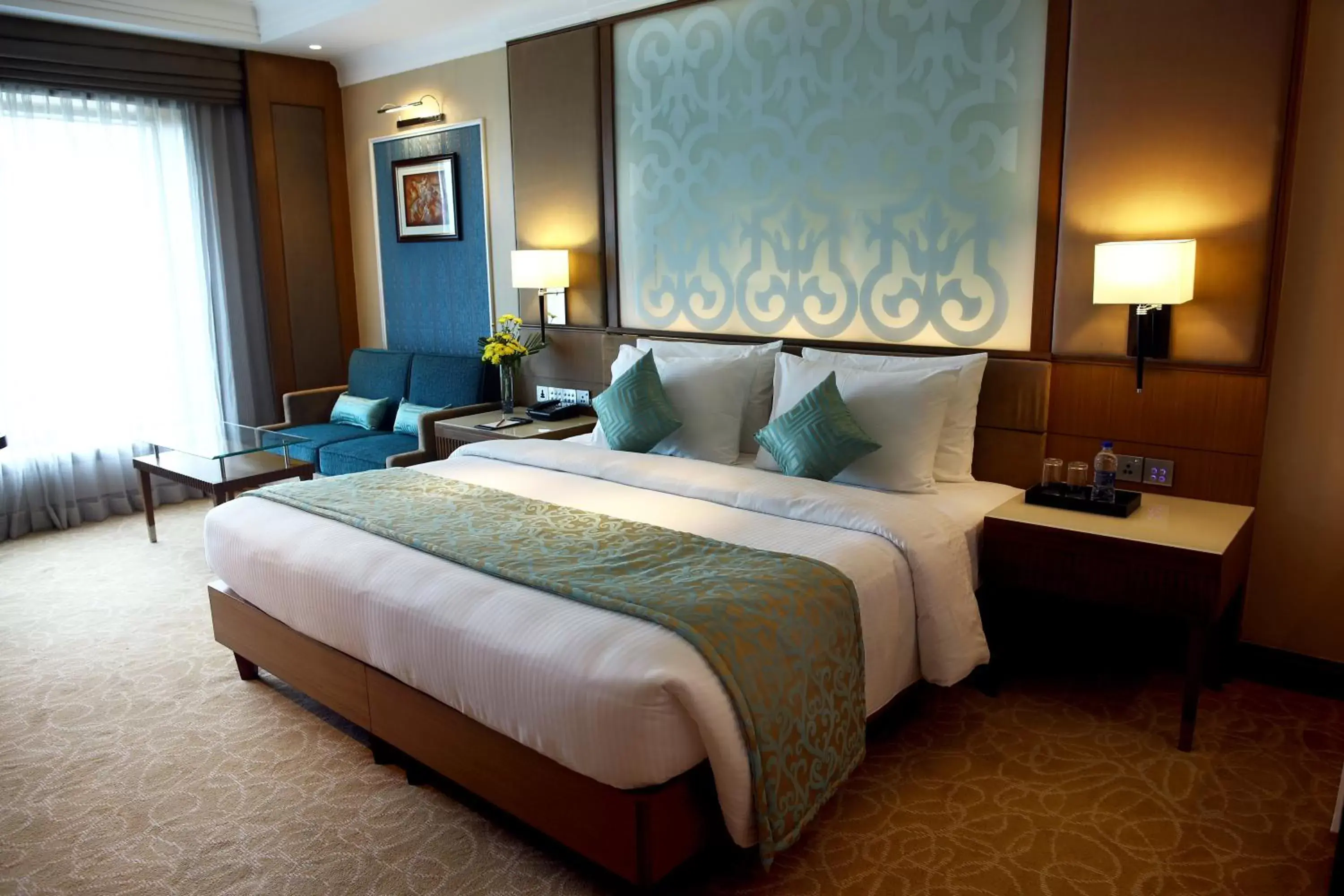 Bed in Ramada Plaza Chennai