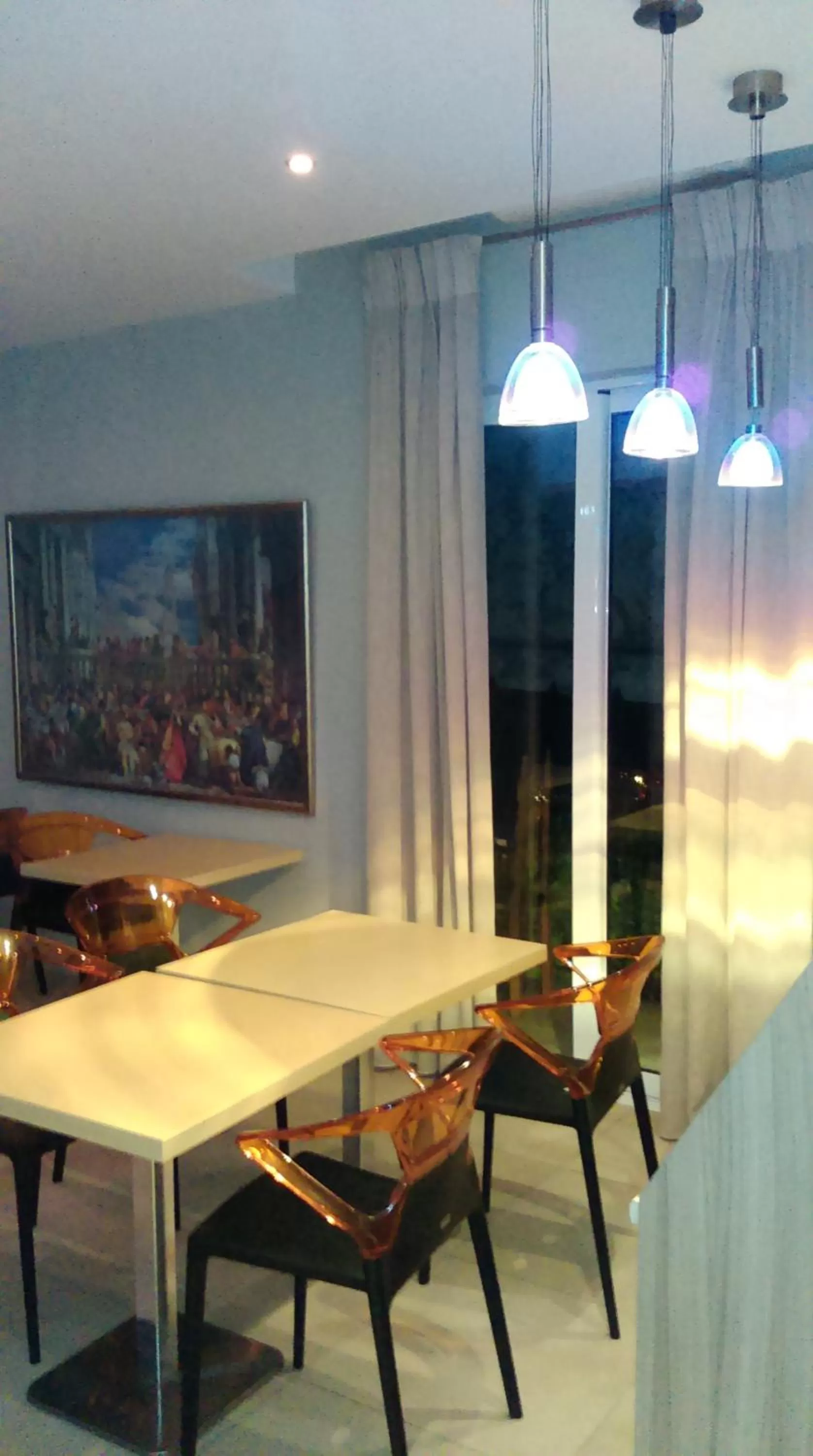 Restaurant/places to eat in Alexandros