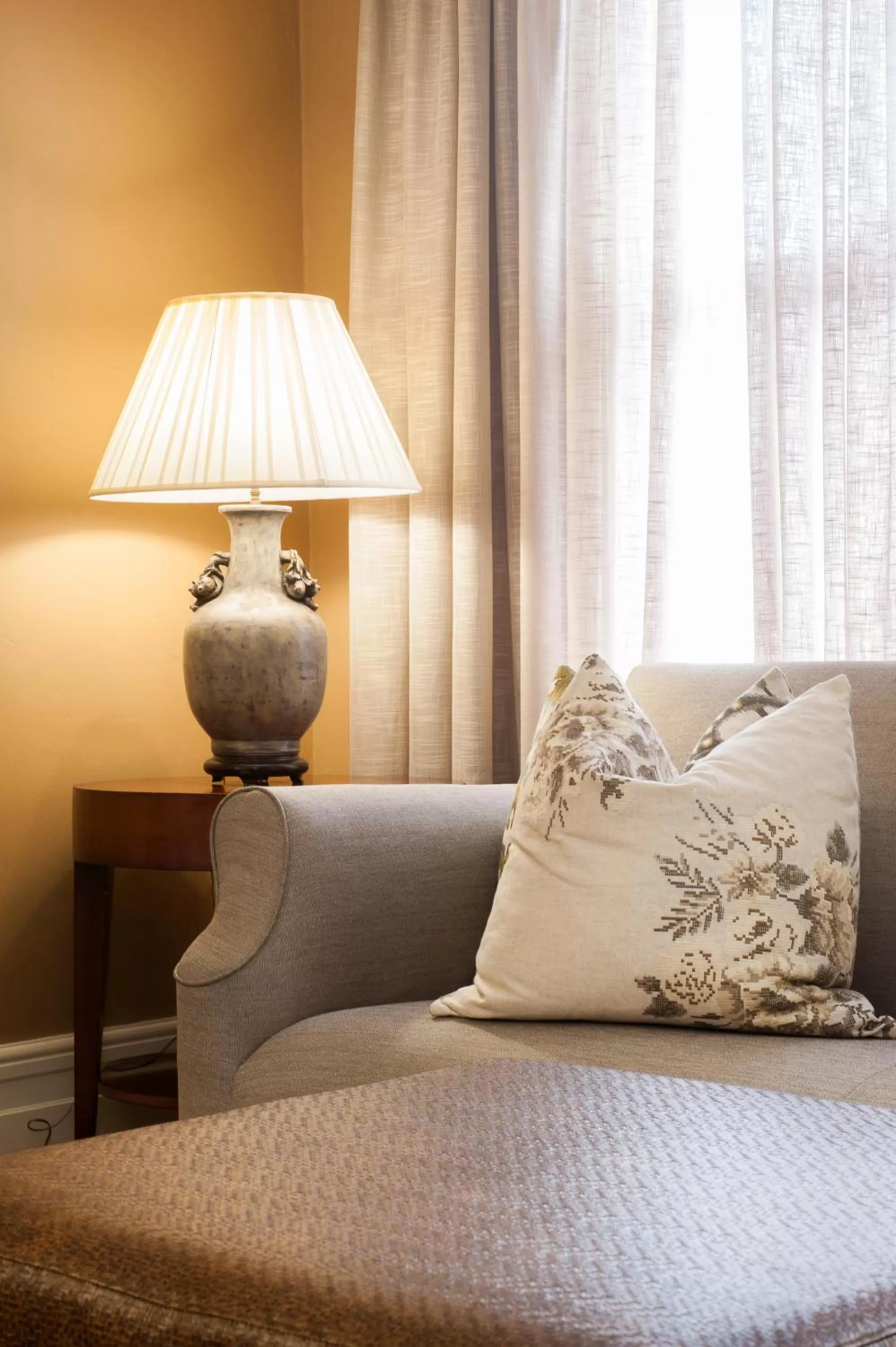 Seating area, Bed in Quarters Hotel