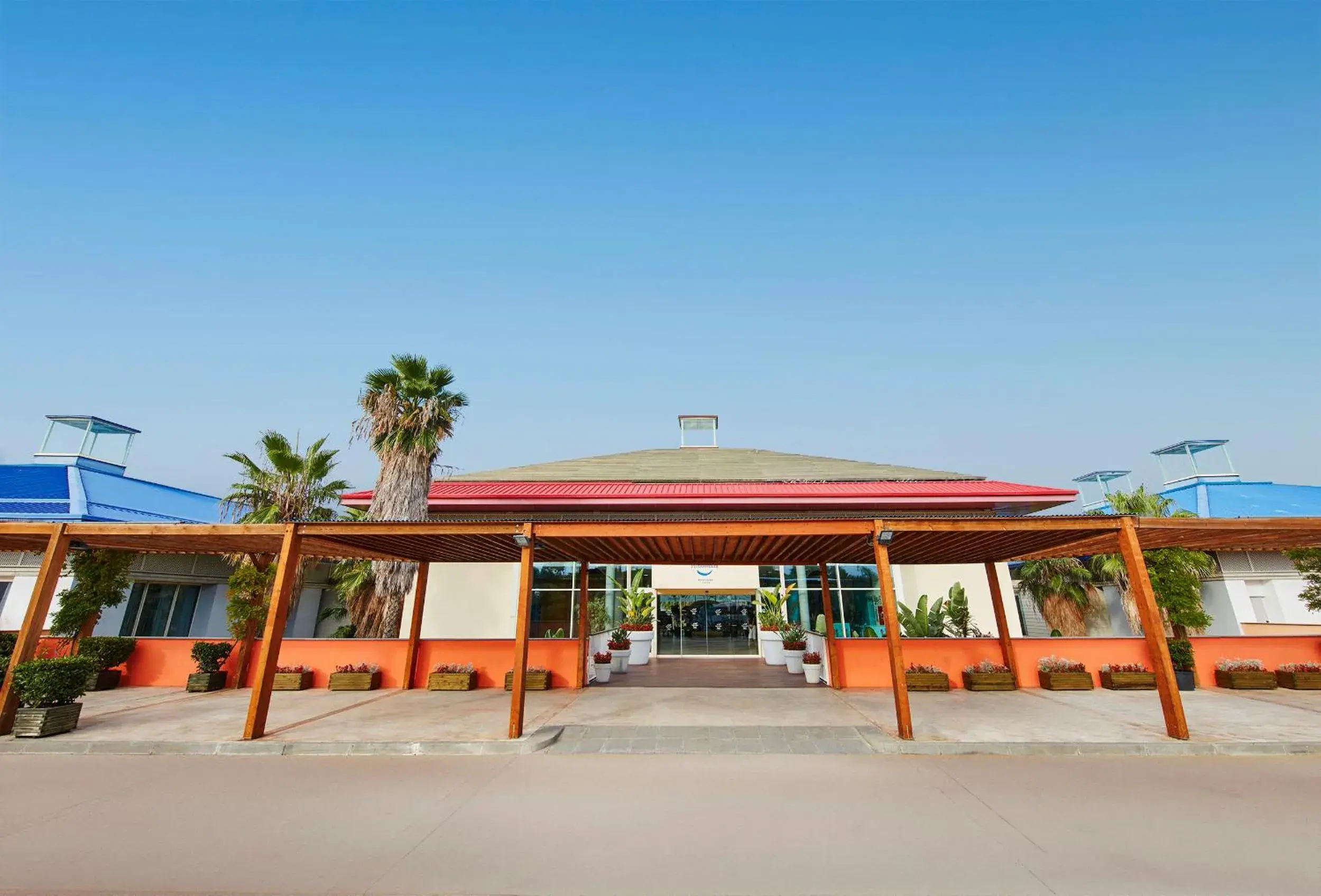 Facade/entrance, Property Building in Portaventura Hotel Caribe