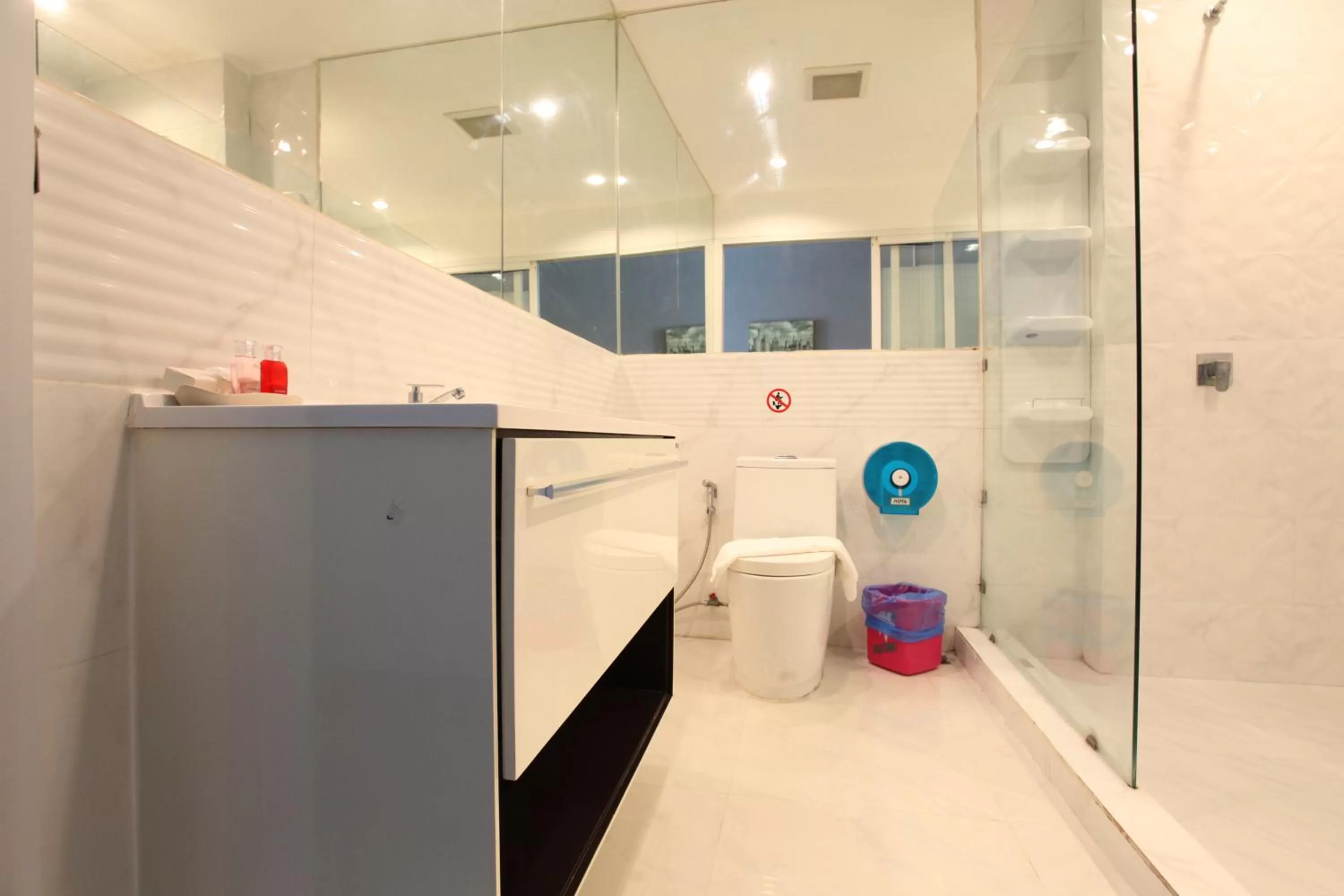 Bathroom in DEL MAR RESIDENCE