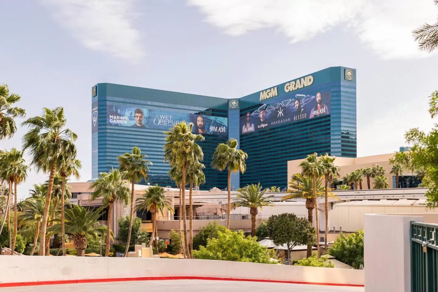 MGM Signature Towers by FantasticStay