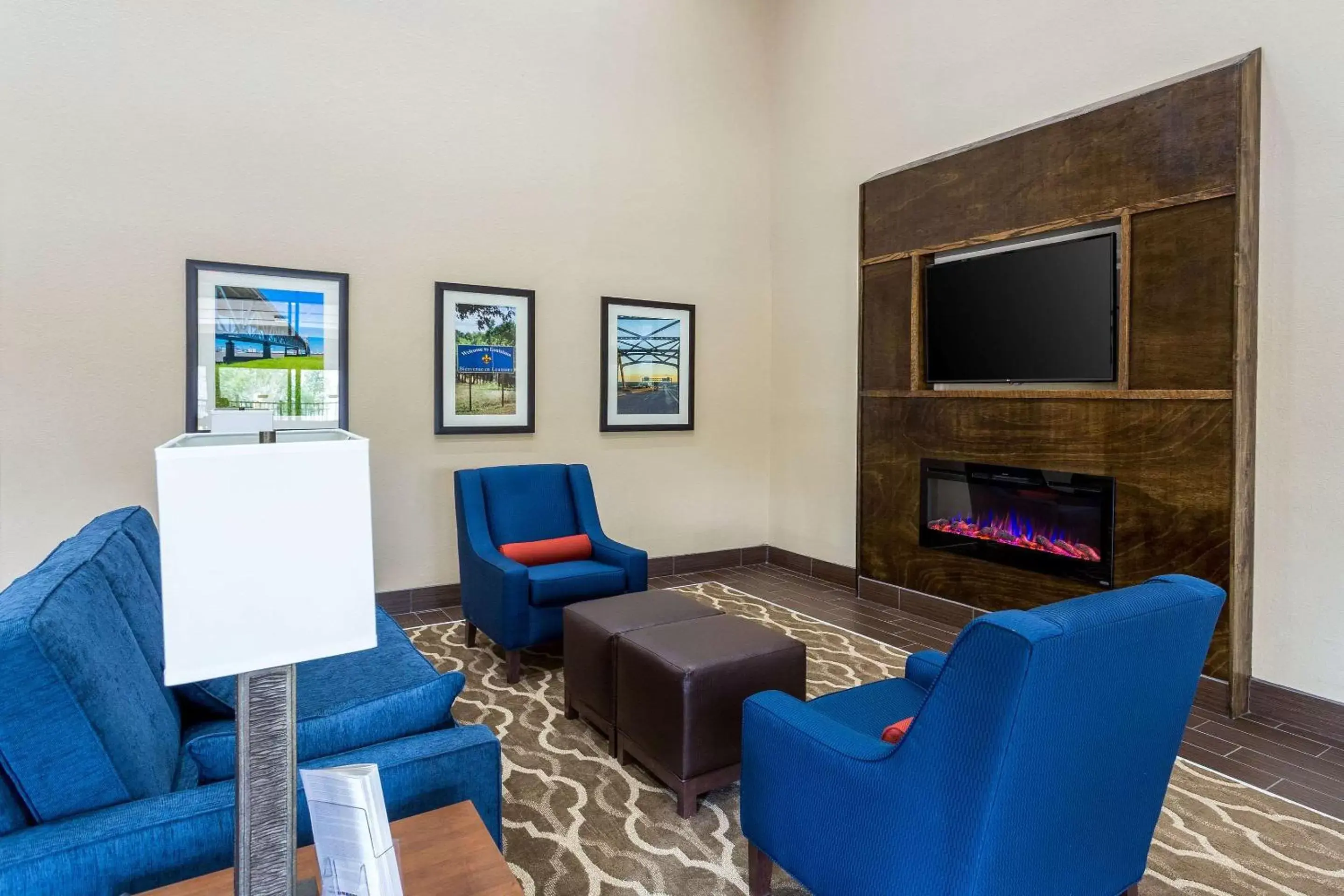 Lobby or reception, Seating Area in Comfort Inn & Suites Baton Rouge Airport