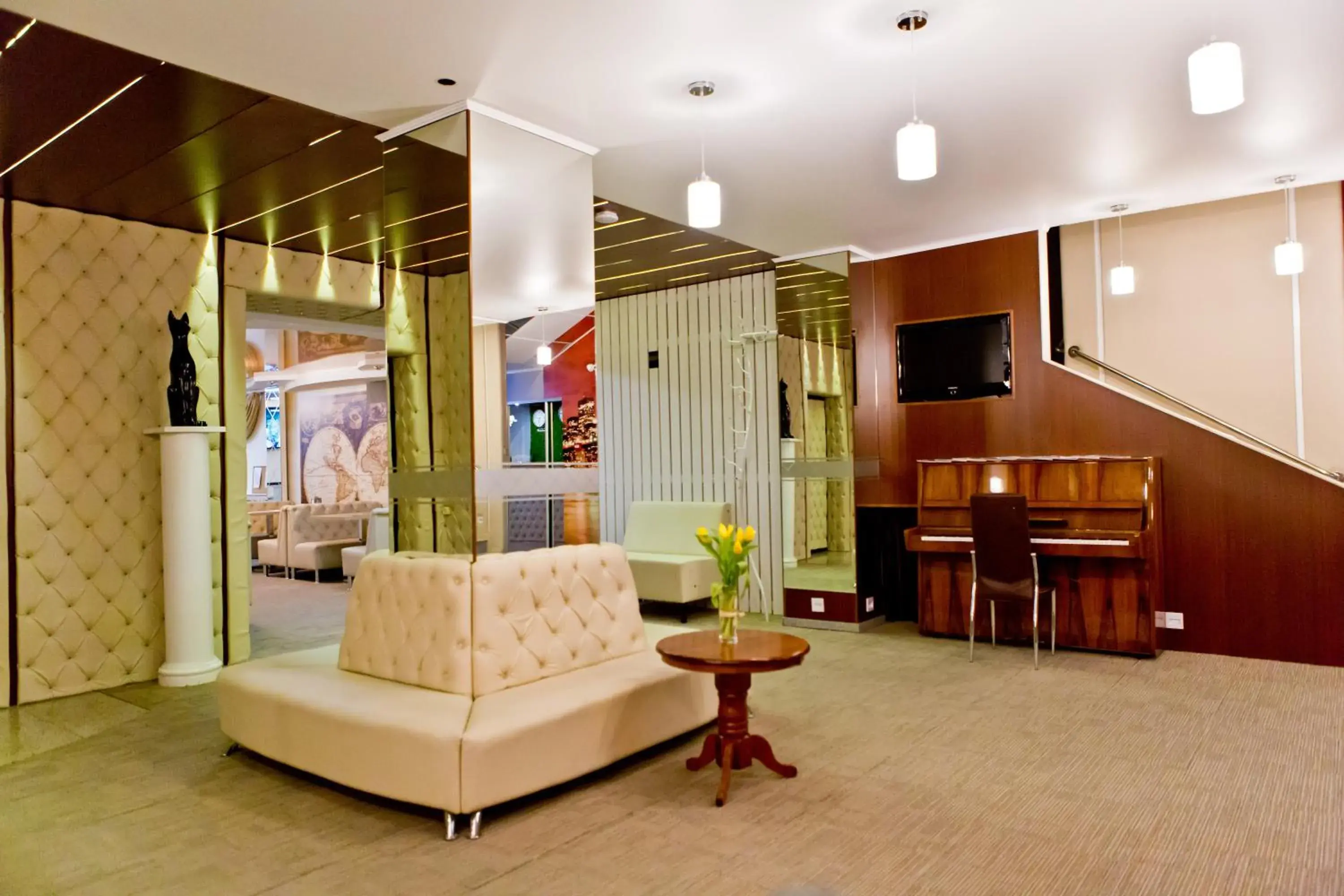 Communal lounge/ TV room, Lobby/Reception in Bed & Breakfast Olsi