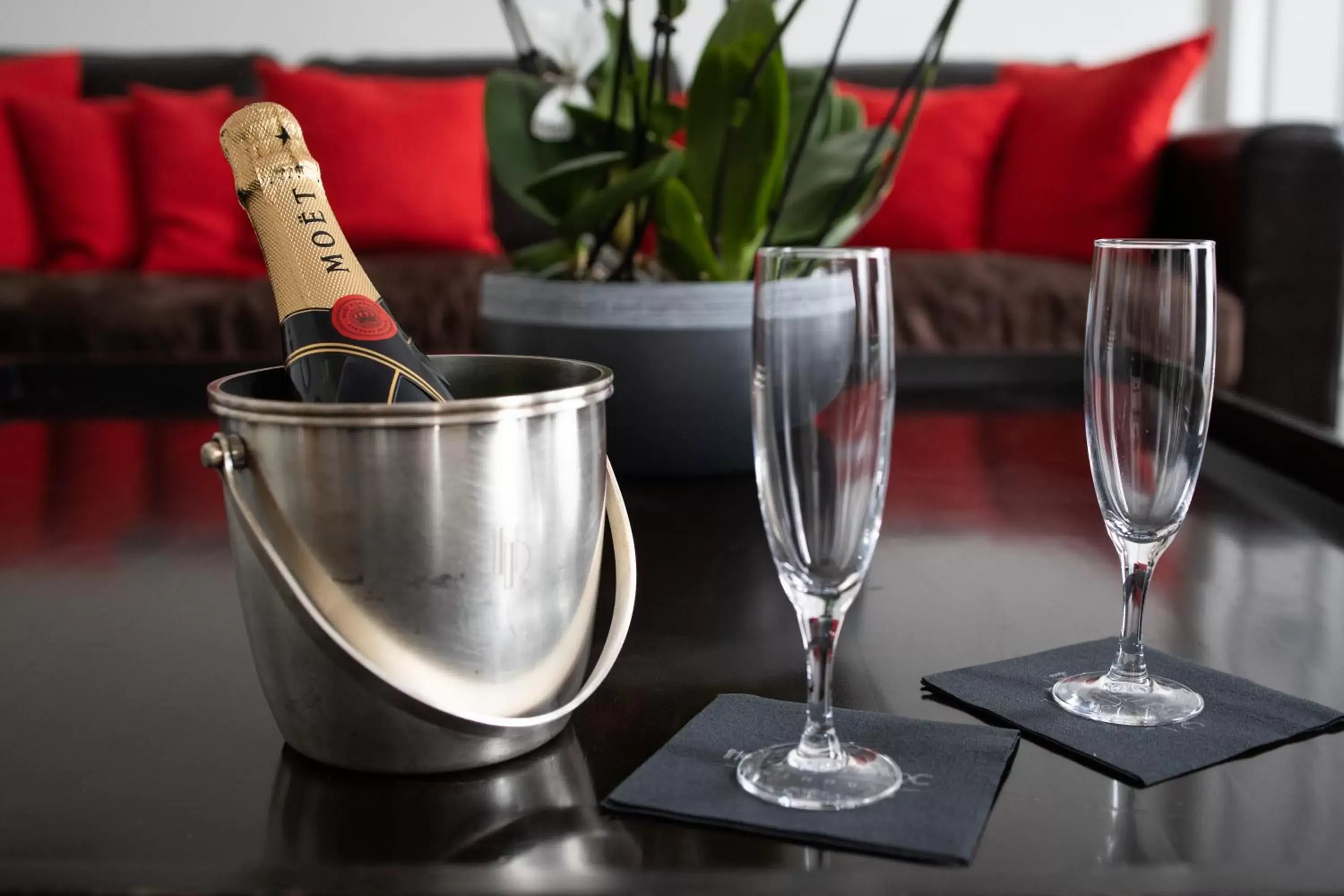 Seating area, Drinks in Hotel Du Parc - Mulhouse Centre