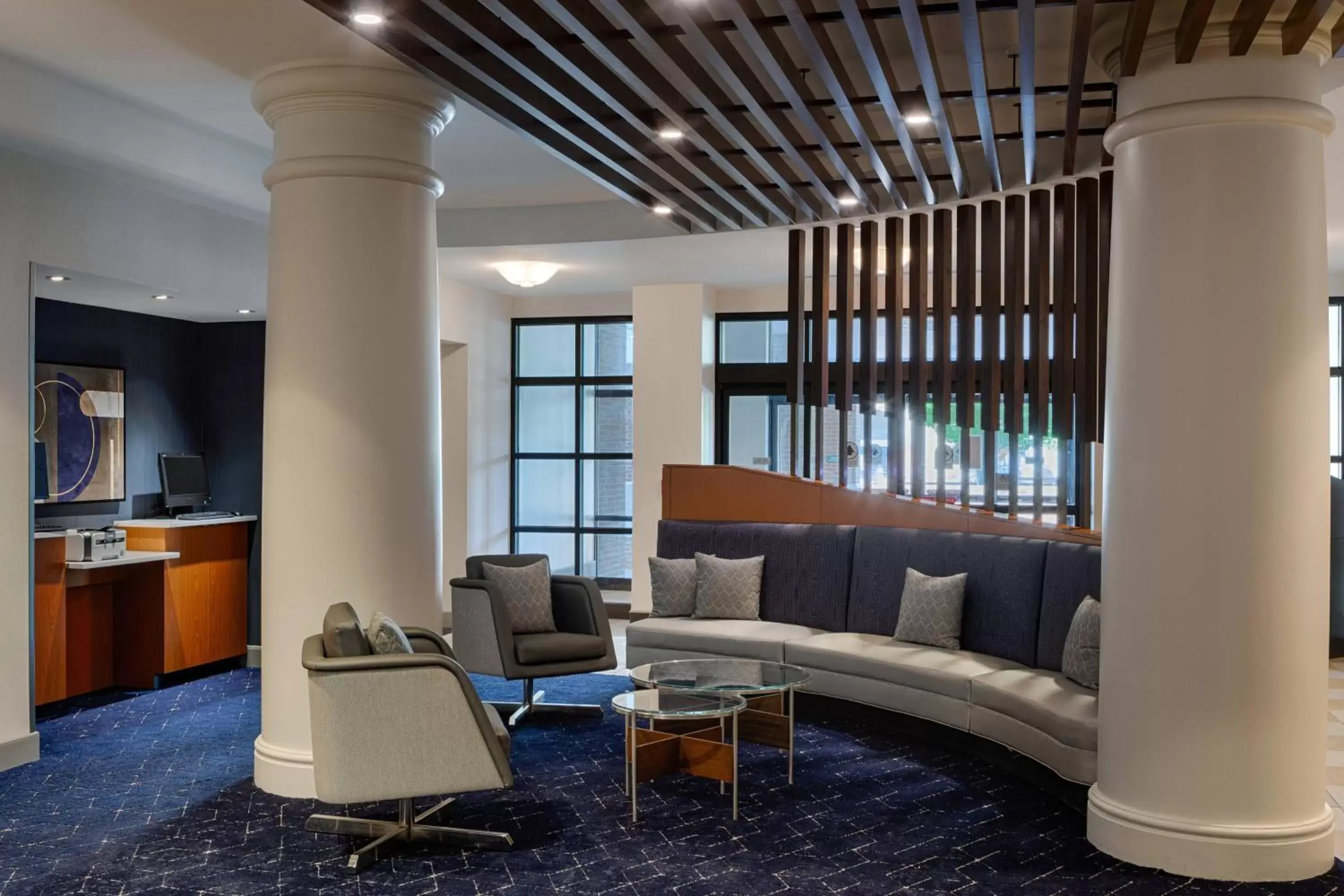 Lobby or reception, Seating Area in Courtyard by Marriott Springfield Downtown