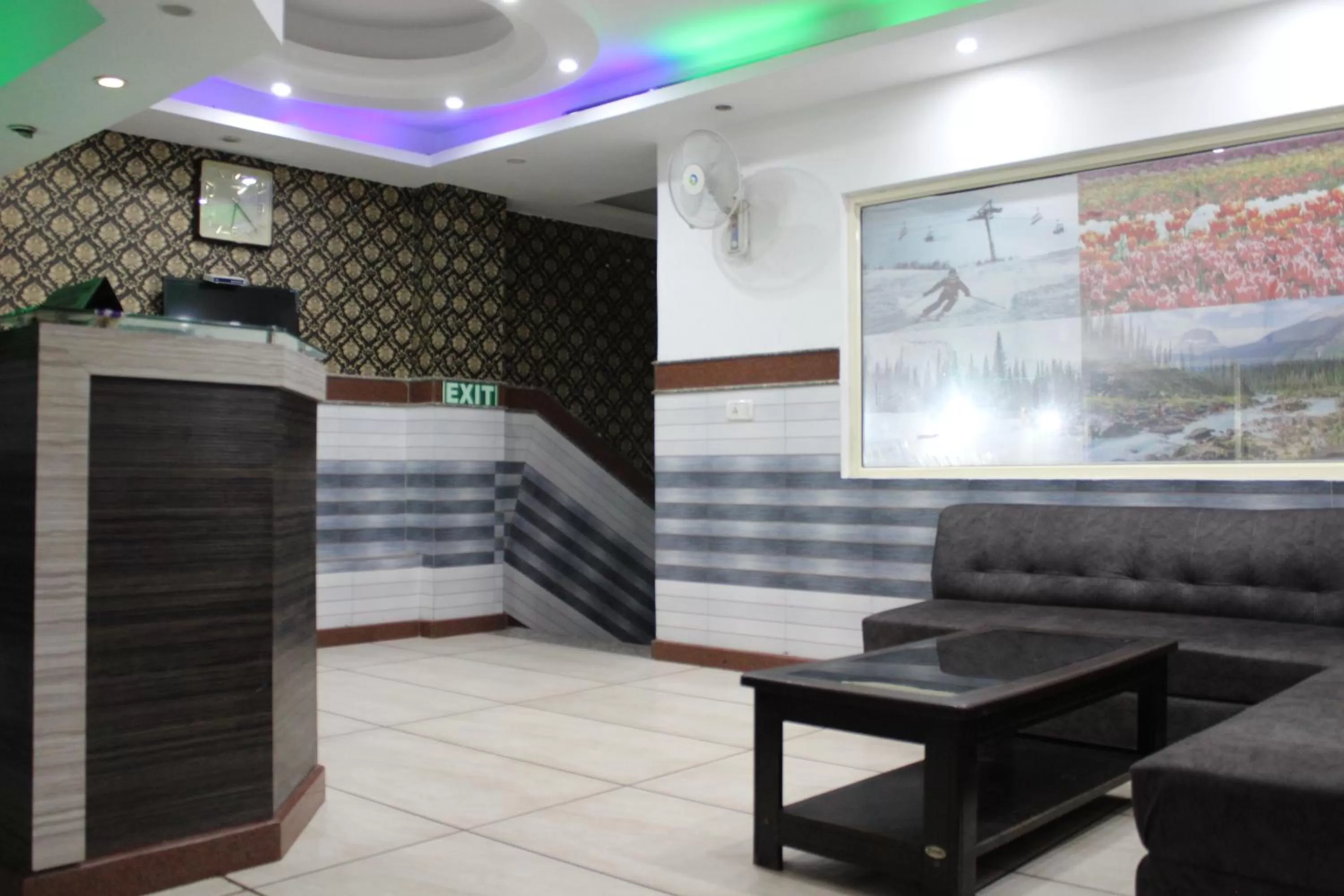 Lobby or reception, Lobby/Reception in Trimrooms JMC Katra