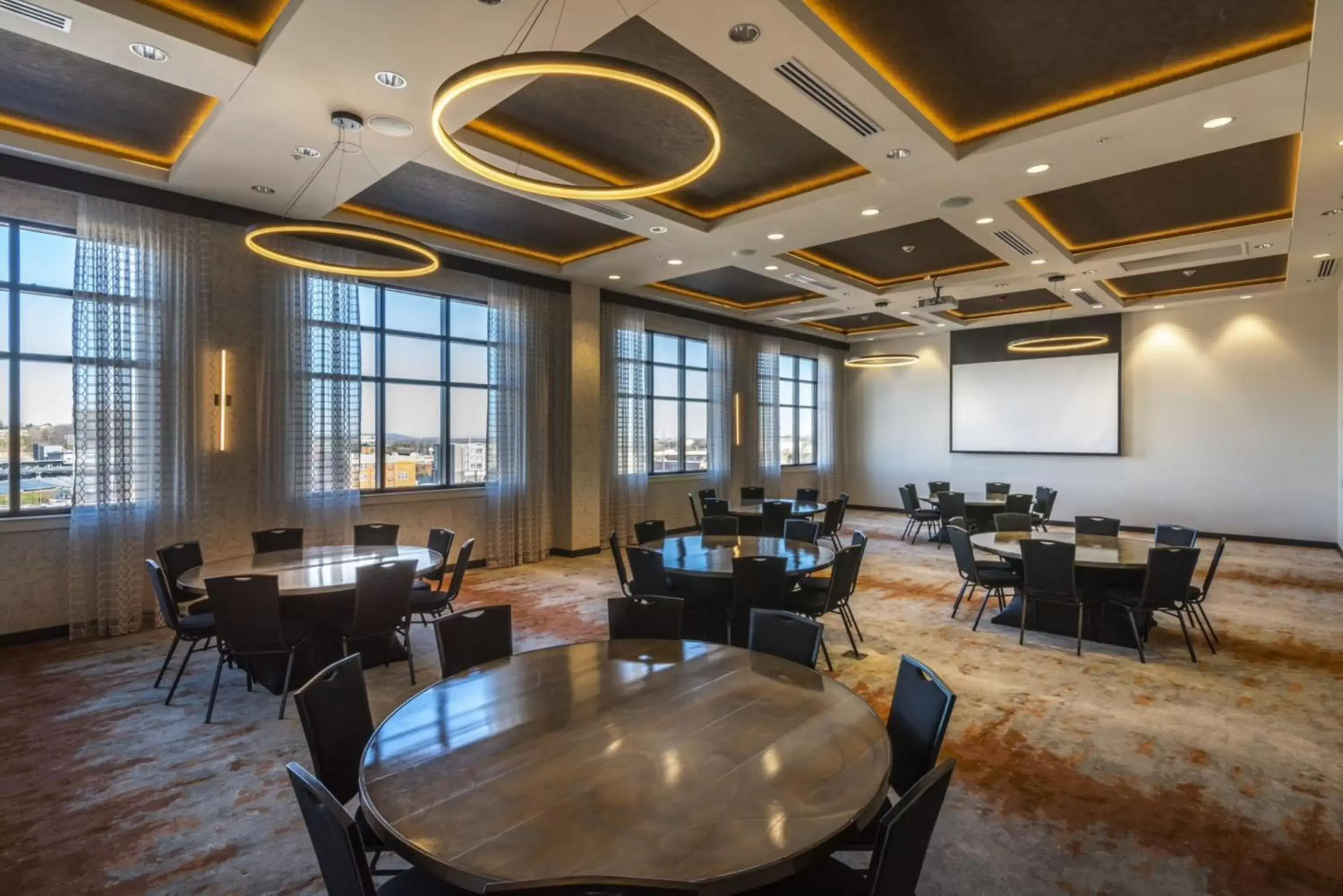 Meeting/conference room, Restaurant/Places to Eat in Hotel Indigo Tulsa DWTN/Entertainment Area