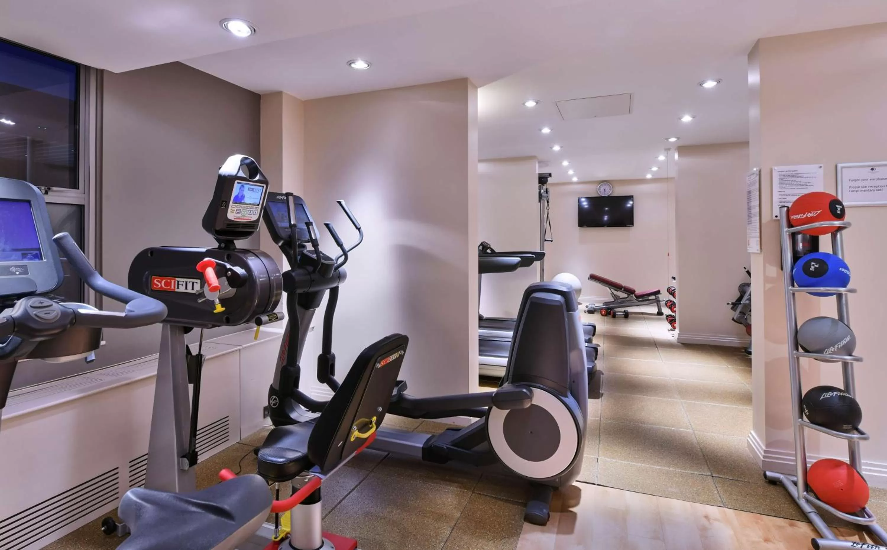 Fitness centre/facilities in DoubleTree by Hilton London Ealing