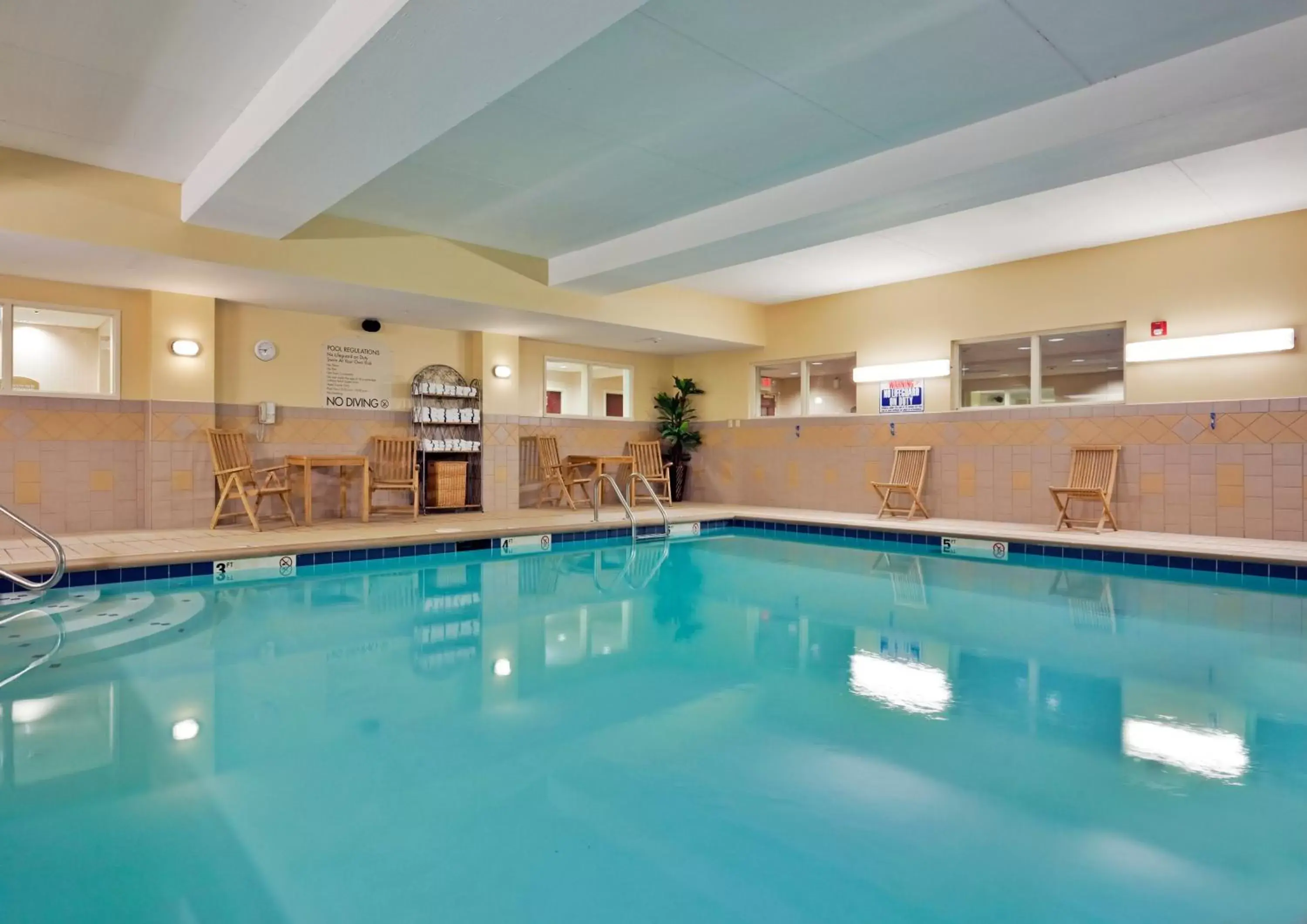 Swimming Pool in Holiday Inn Express Hotel & Suites Harriman, an IHG Hotel