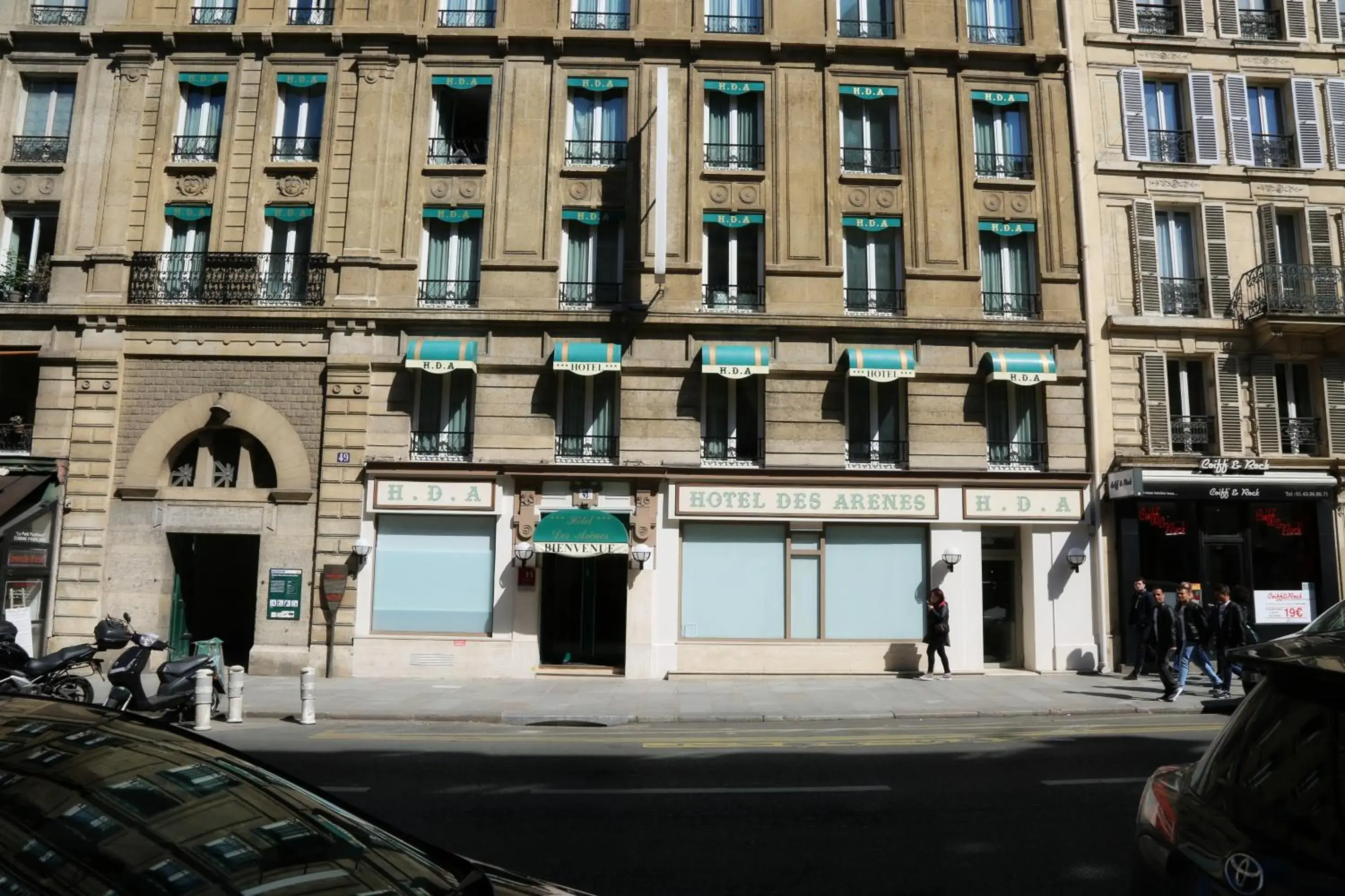Property Building in Hotel Des Arenes