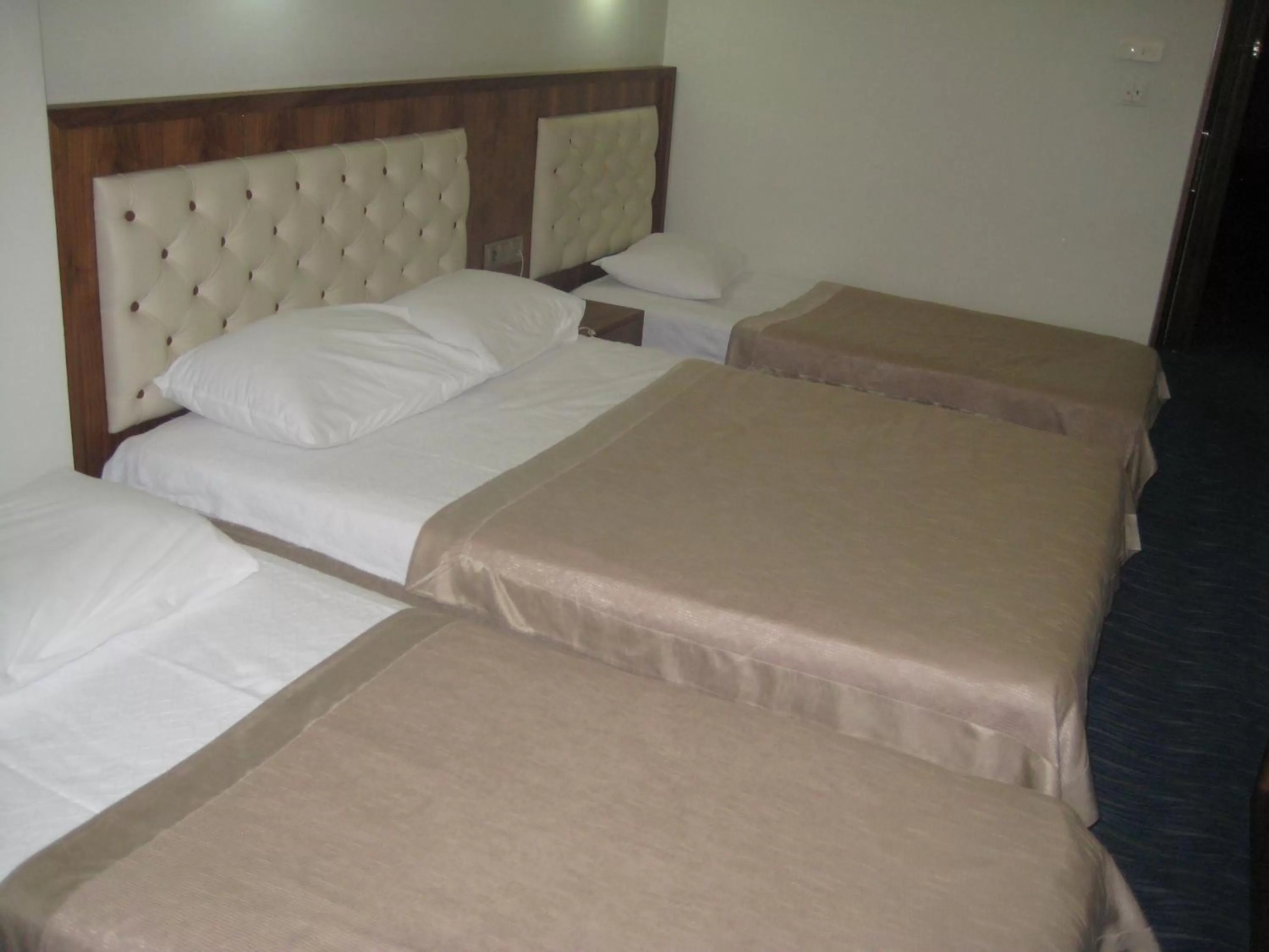 Bedroom, Bed in Miroglu Hotel