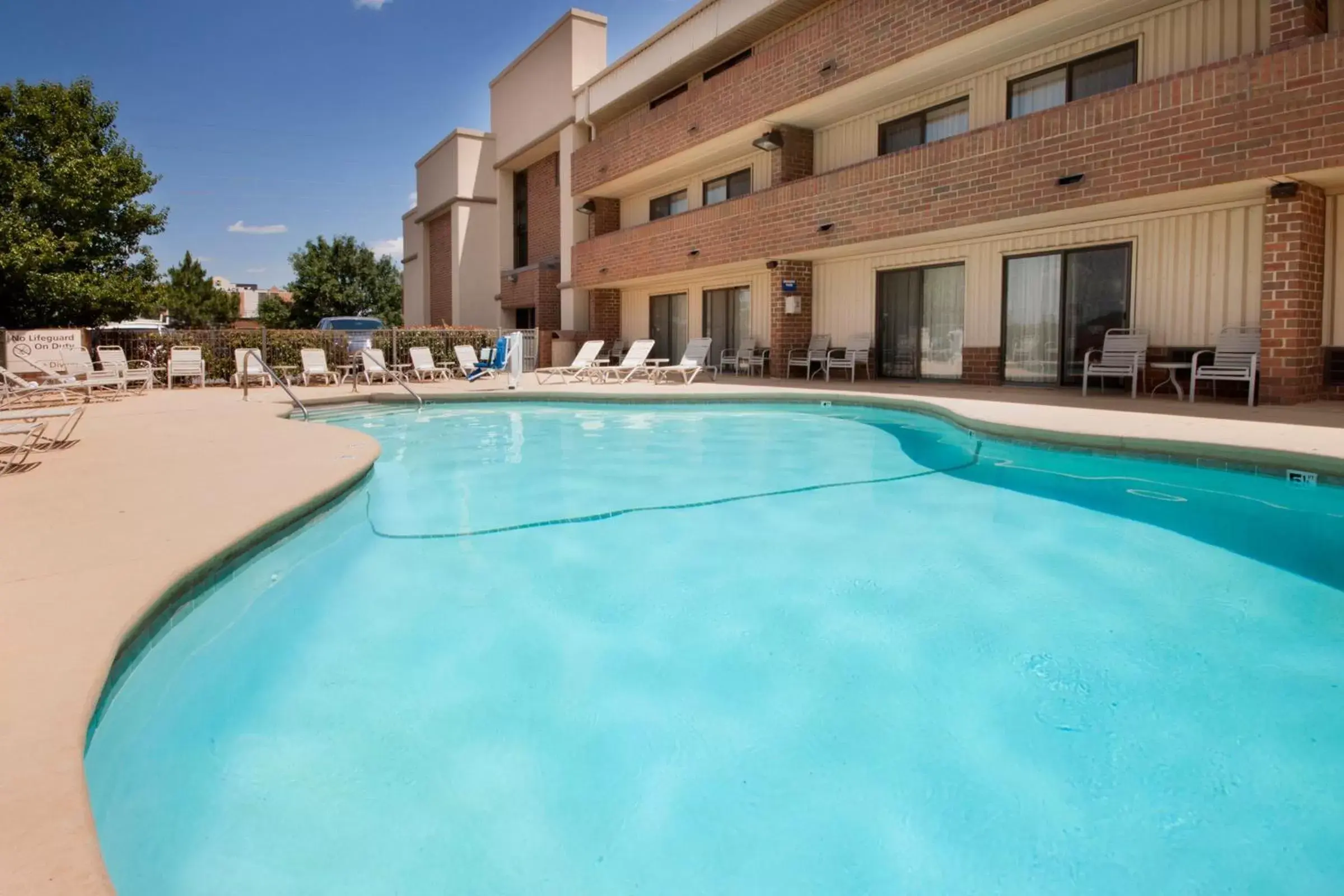 Swimming Pool in Clarion Pointe OKC Airport