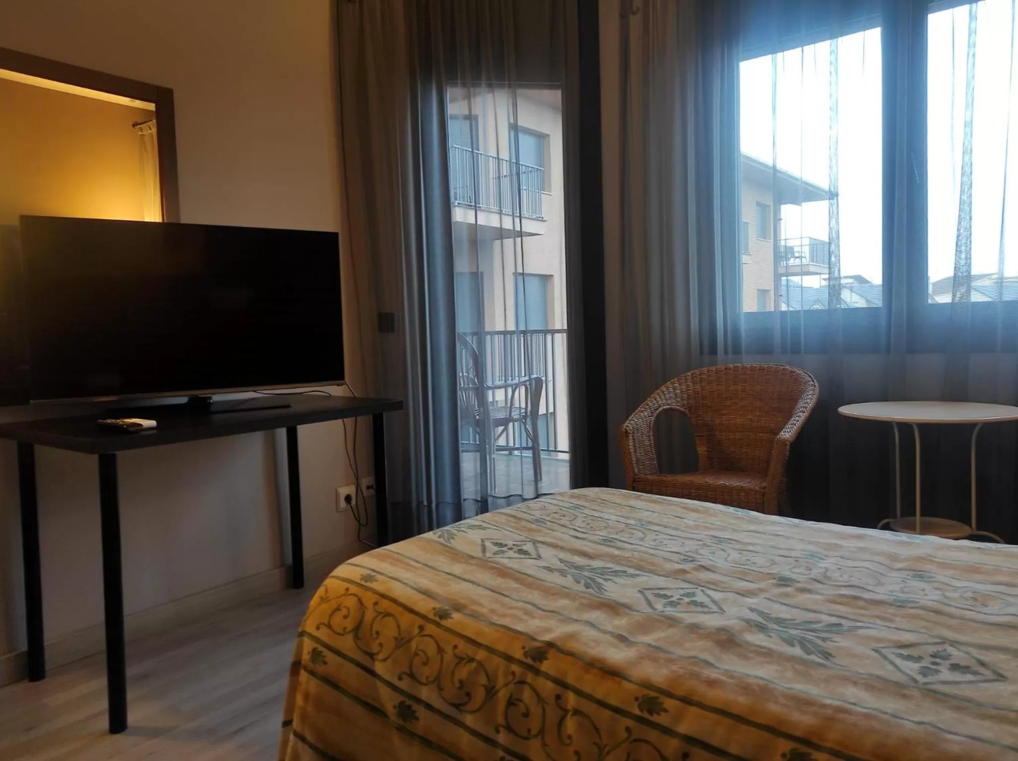 TV and multimedia, Bed in Hotel Gran Sol