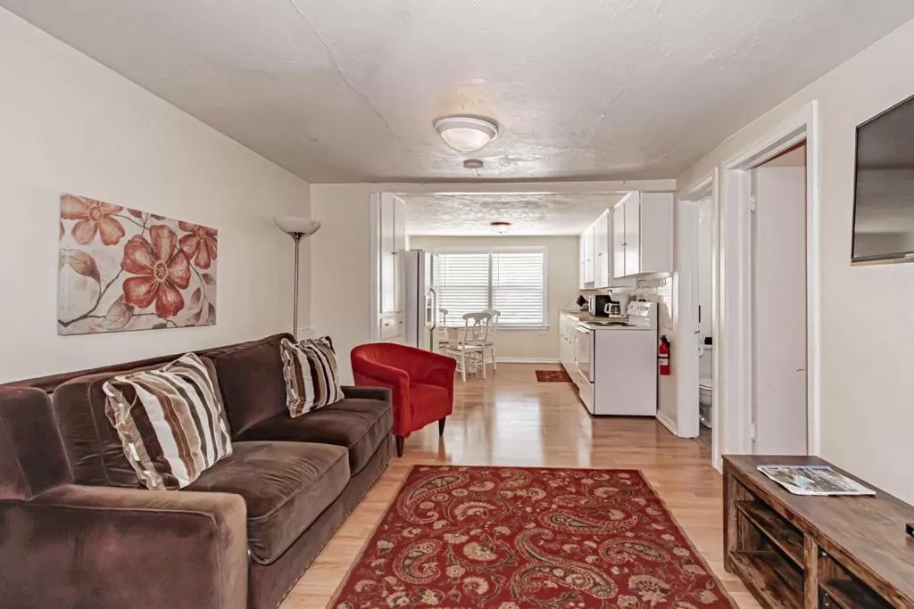 Living room, Seating Area in Suites of Lava Hot Springs