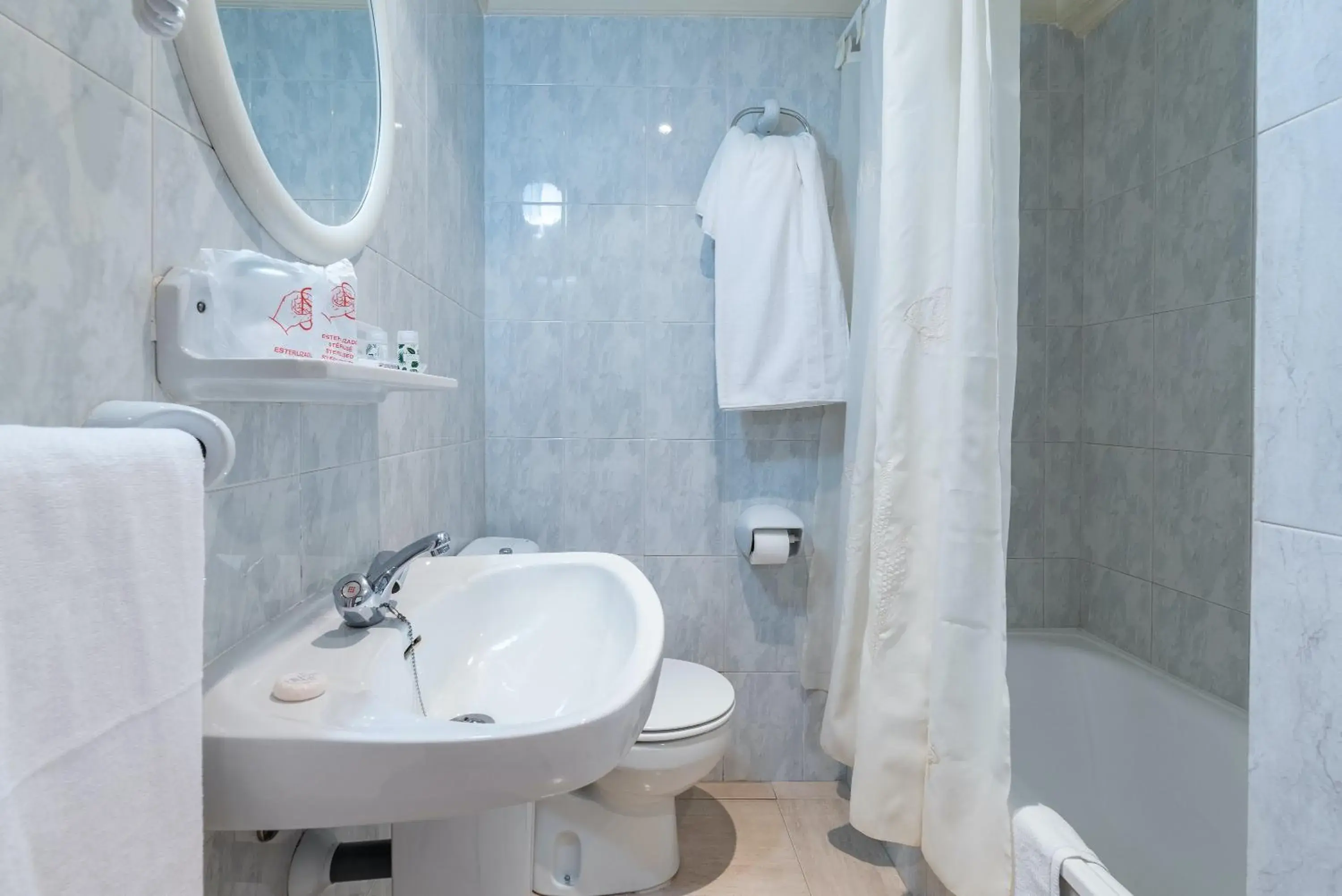 Bathroom in Hotel Canadá