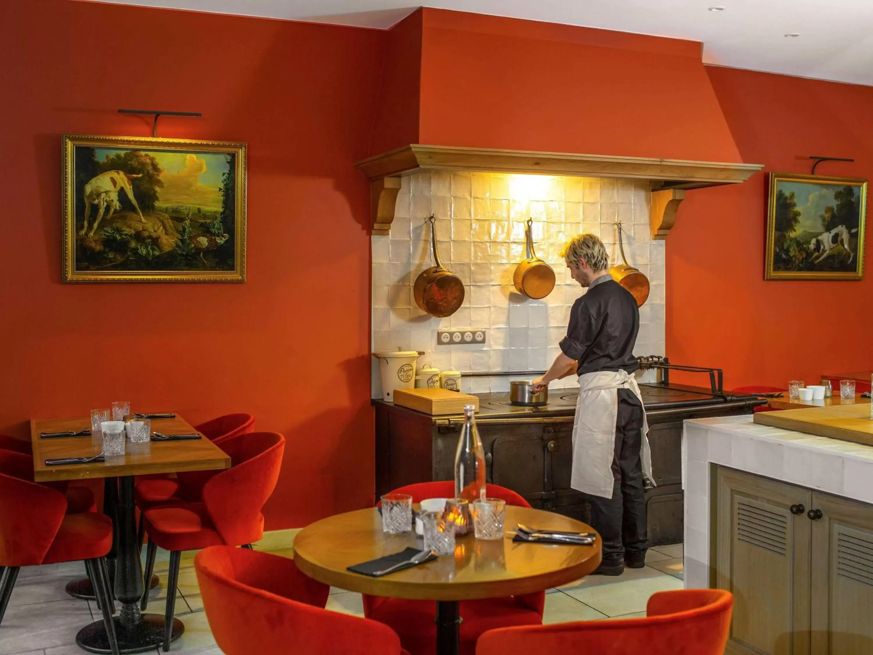 Restaurant/places to eat in Mercure Rambouillet Relays Du Château
