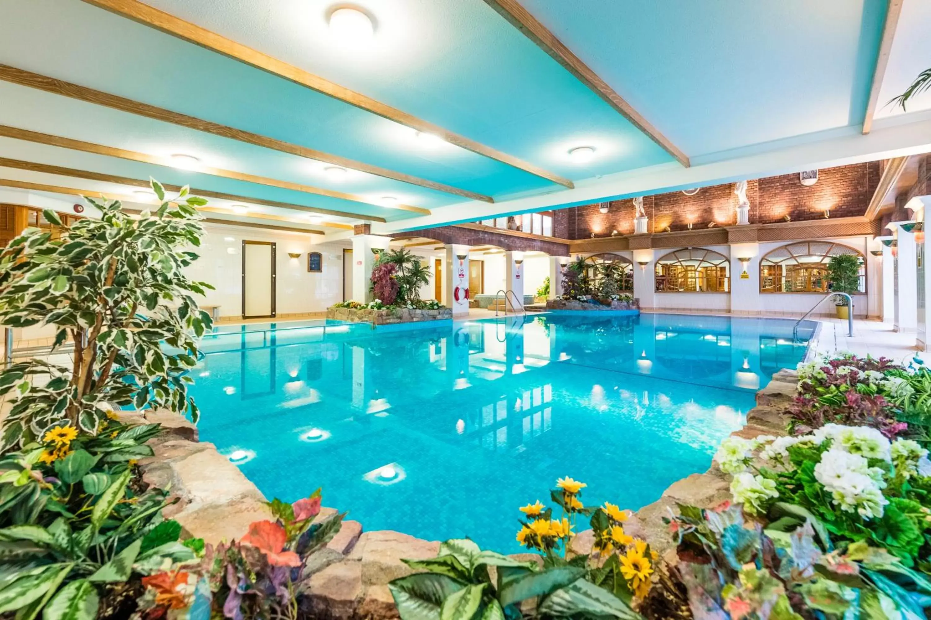 Swimming pool in Parkway Hotel & Spa Swimming pool in Parkway Hotel & Spa