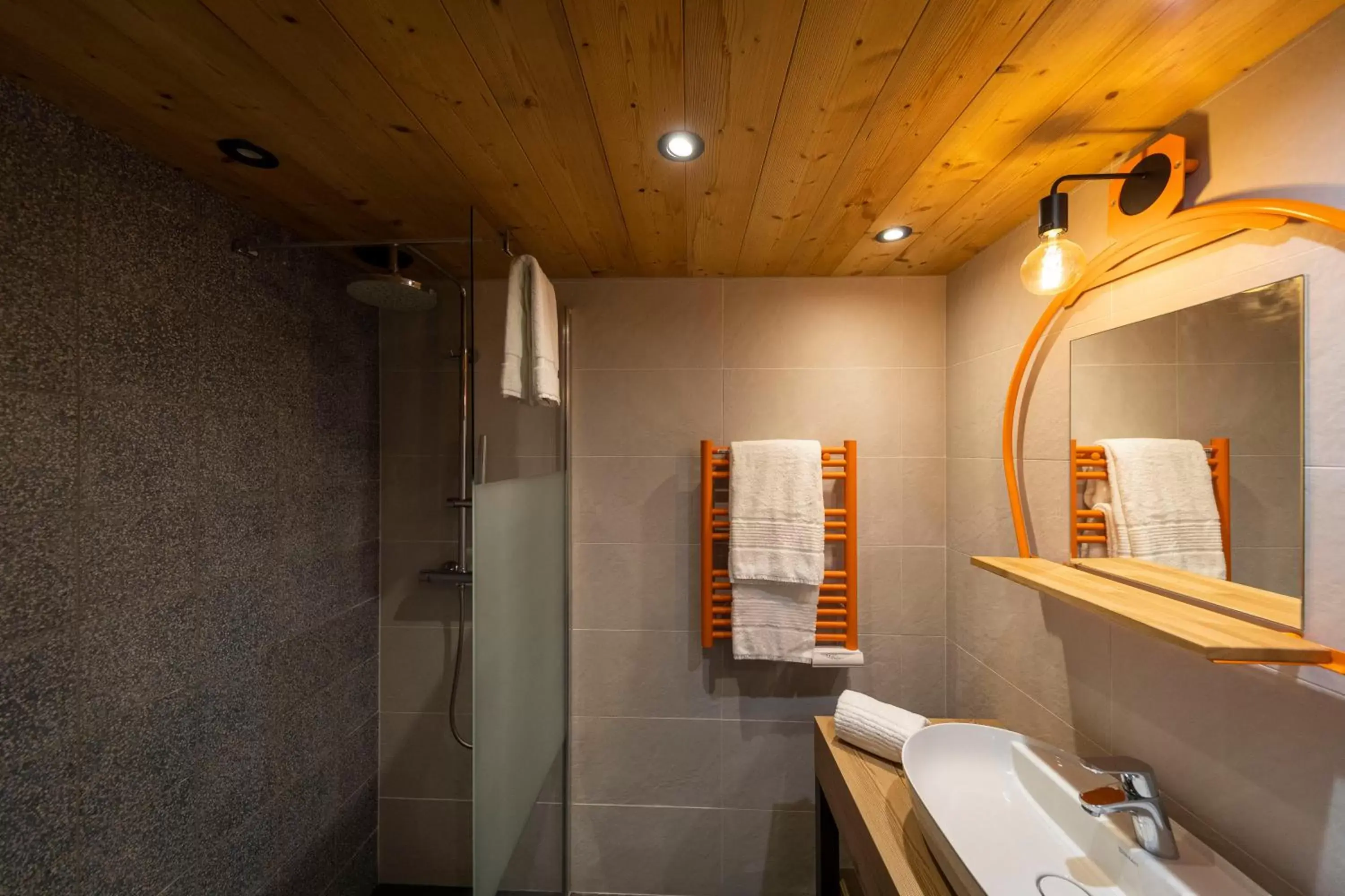 Bathroom in Hotel Base Camp Lodge - Les 2 Alpes