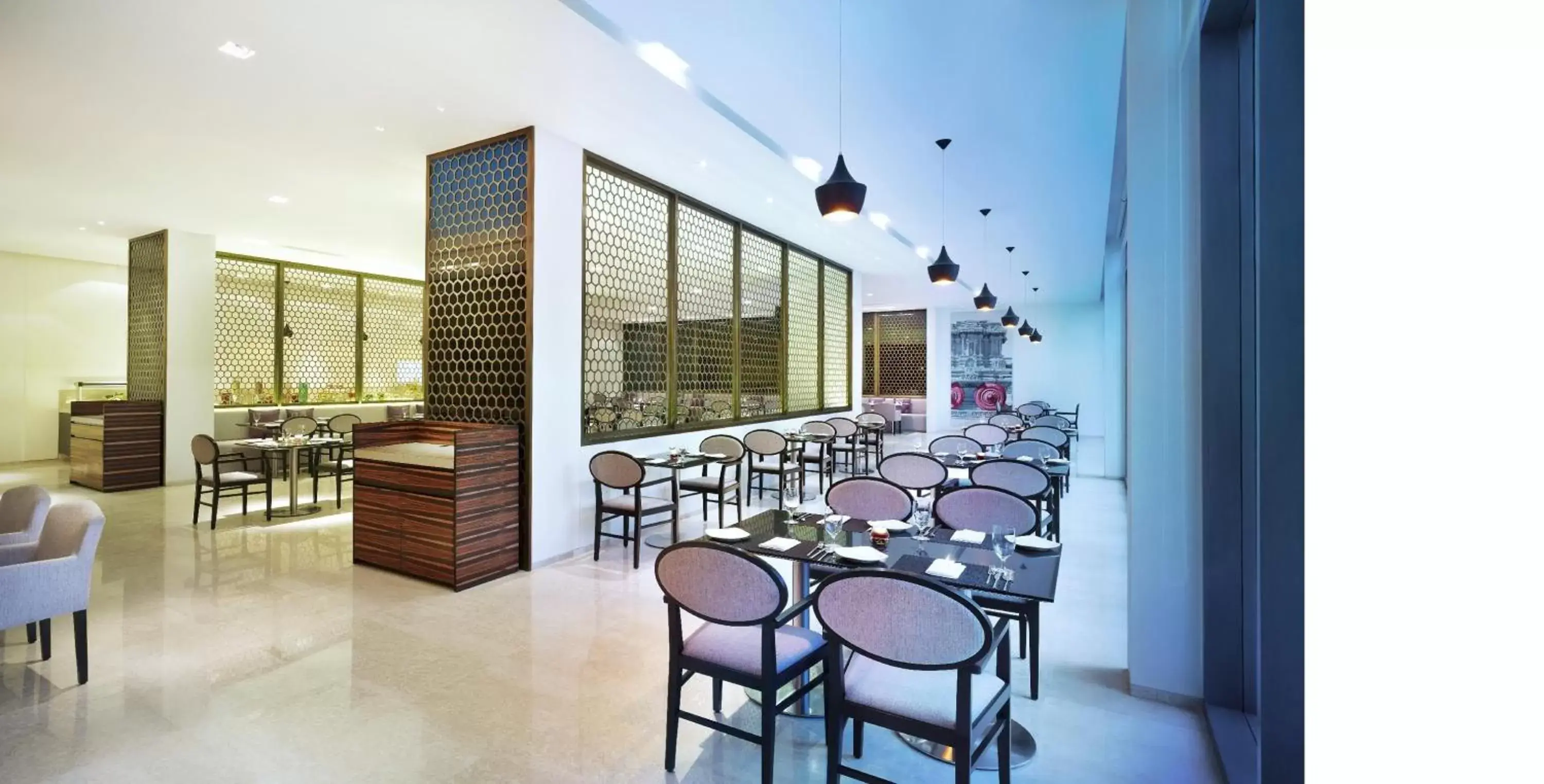 Restaurant/places to eat in Vivanta Chennai IT Expressway OMR
