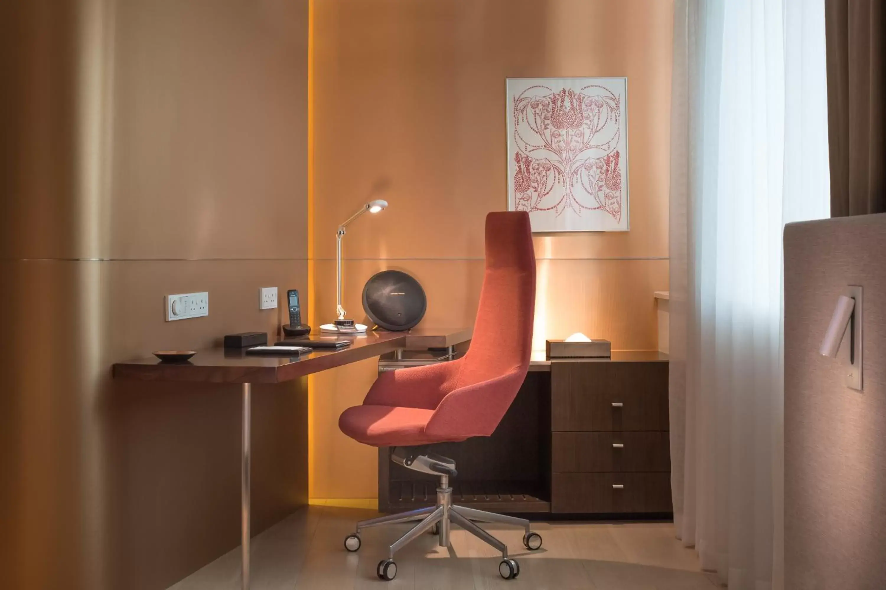 Seating area, TV/Entertainment Center in Ovolo Central