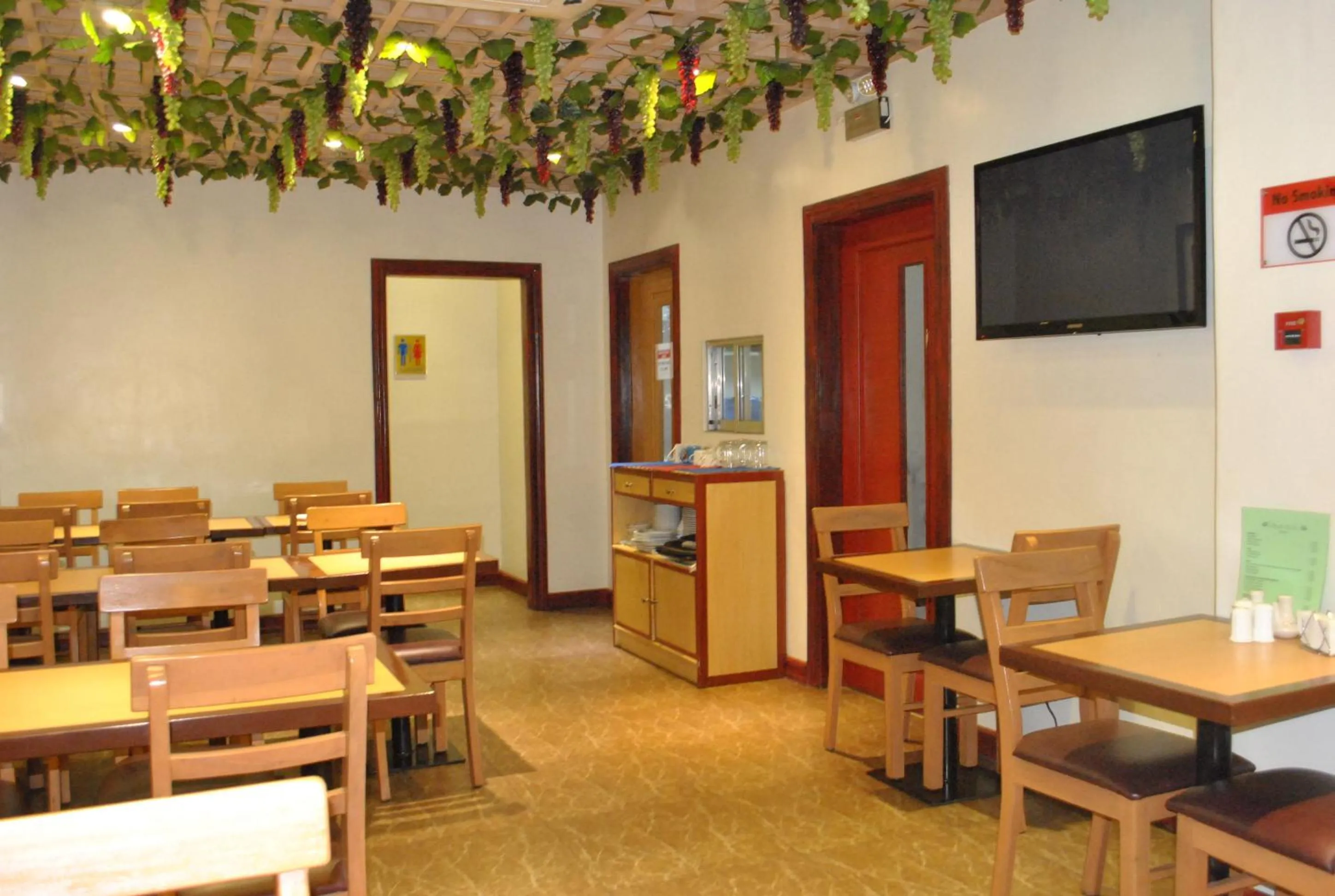 Restaurant/places to eat in Dragon Home Inn