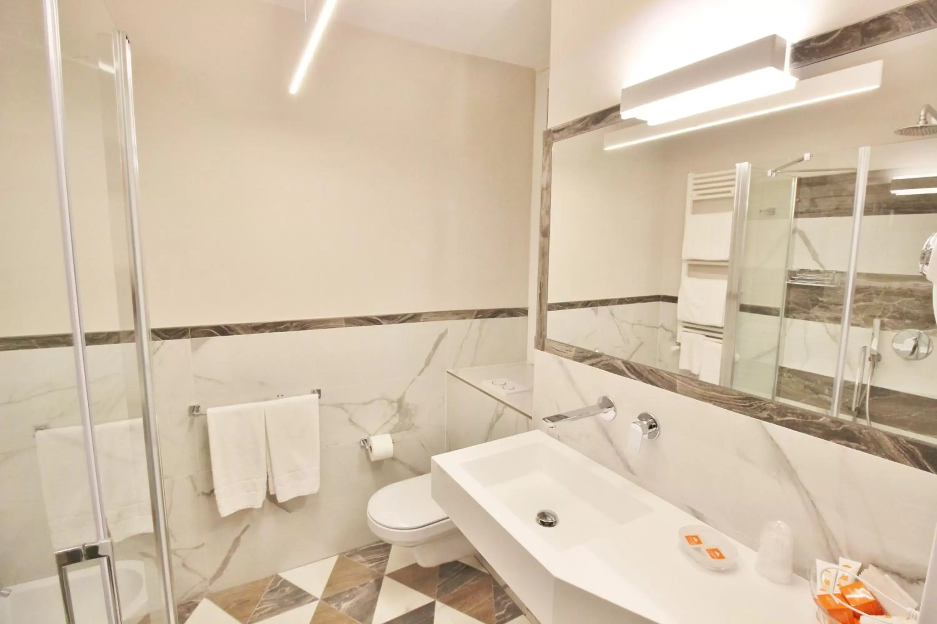 Bathroom in Albergo Abruzzi
