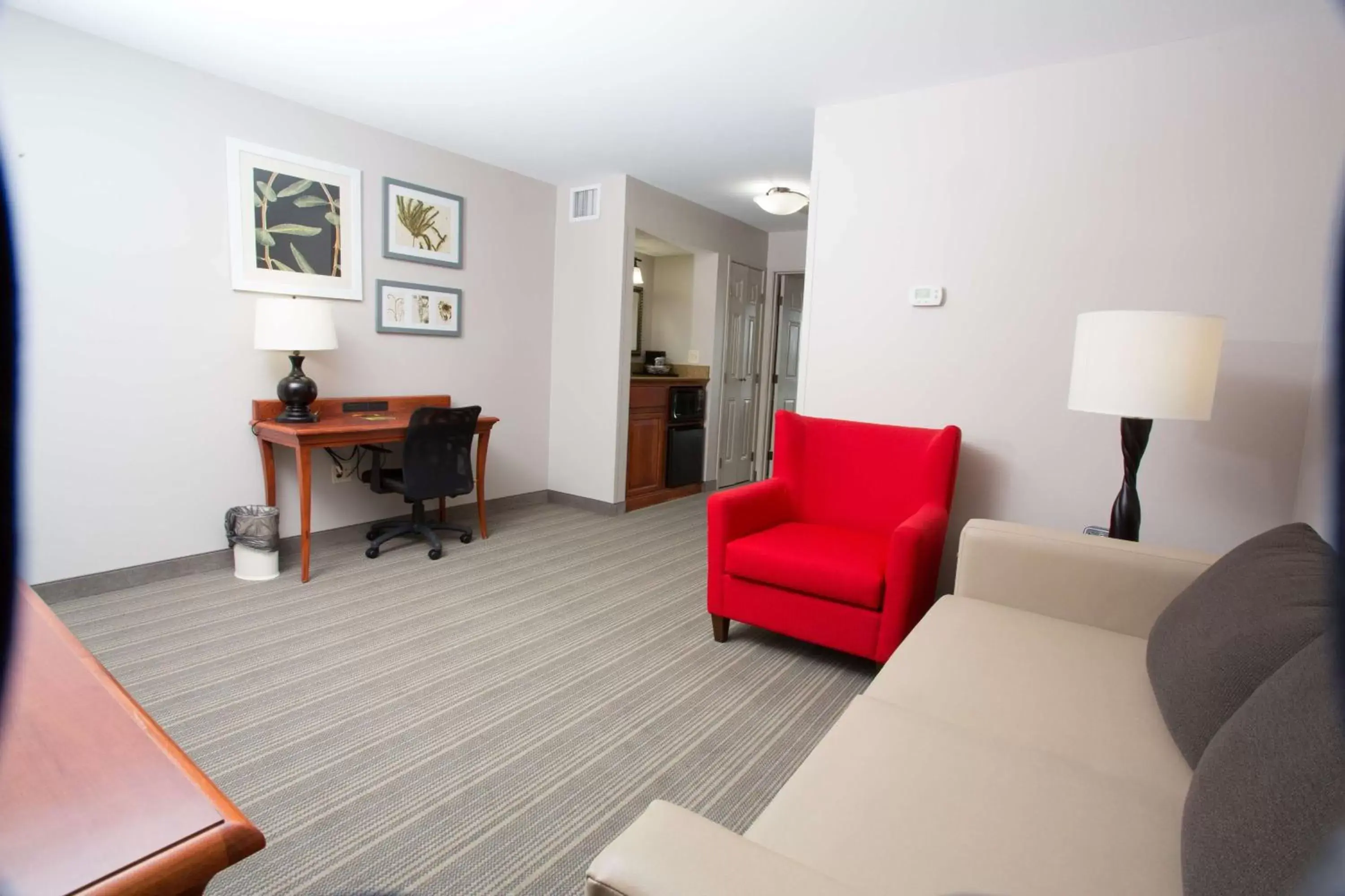 Photo of the whole room, Seating Area in Country Inn & Suites by Radisson, Grand Forks, ND