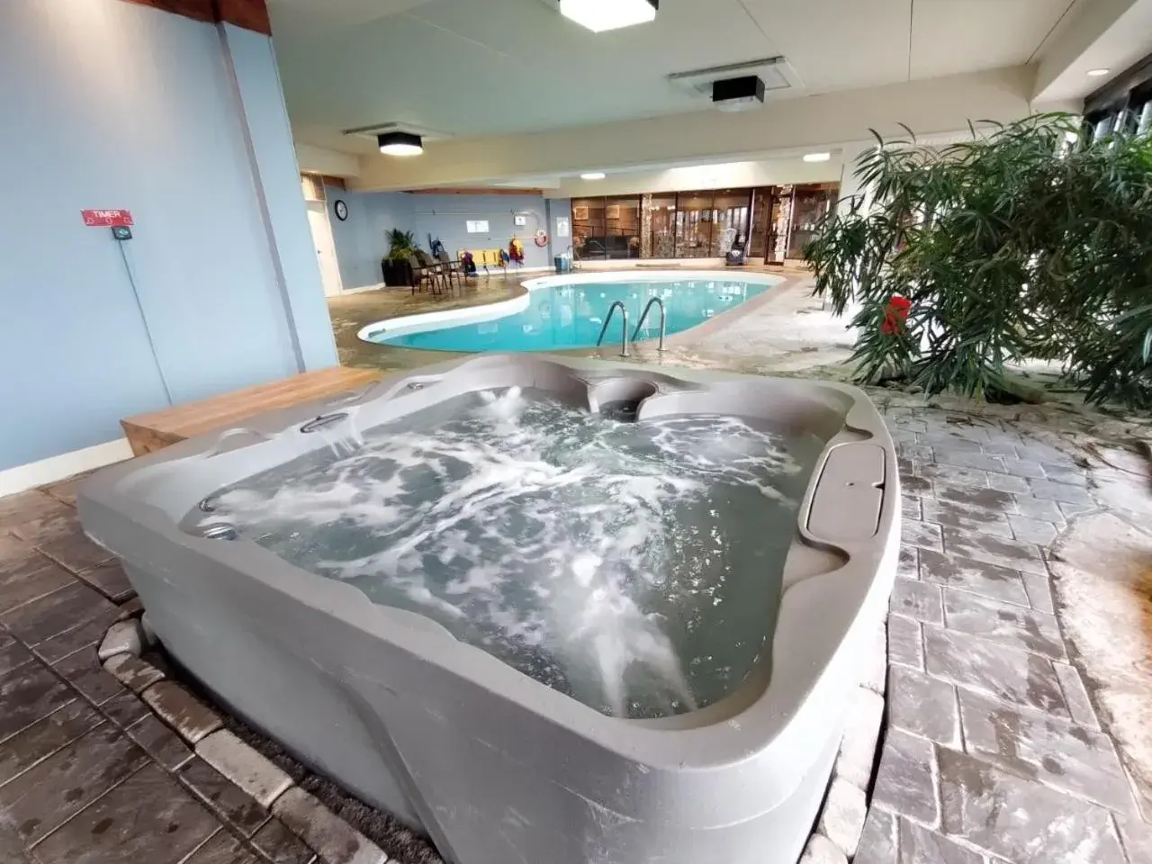 Hot Tub, Swimming Pool in Royal Harbour Resort