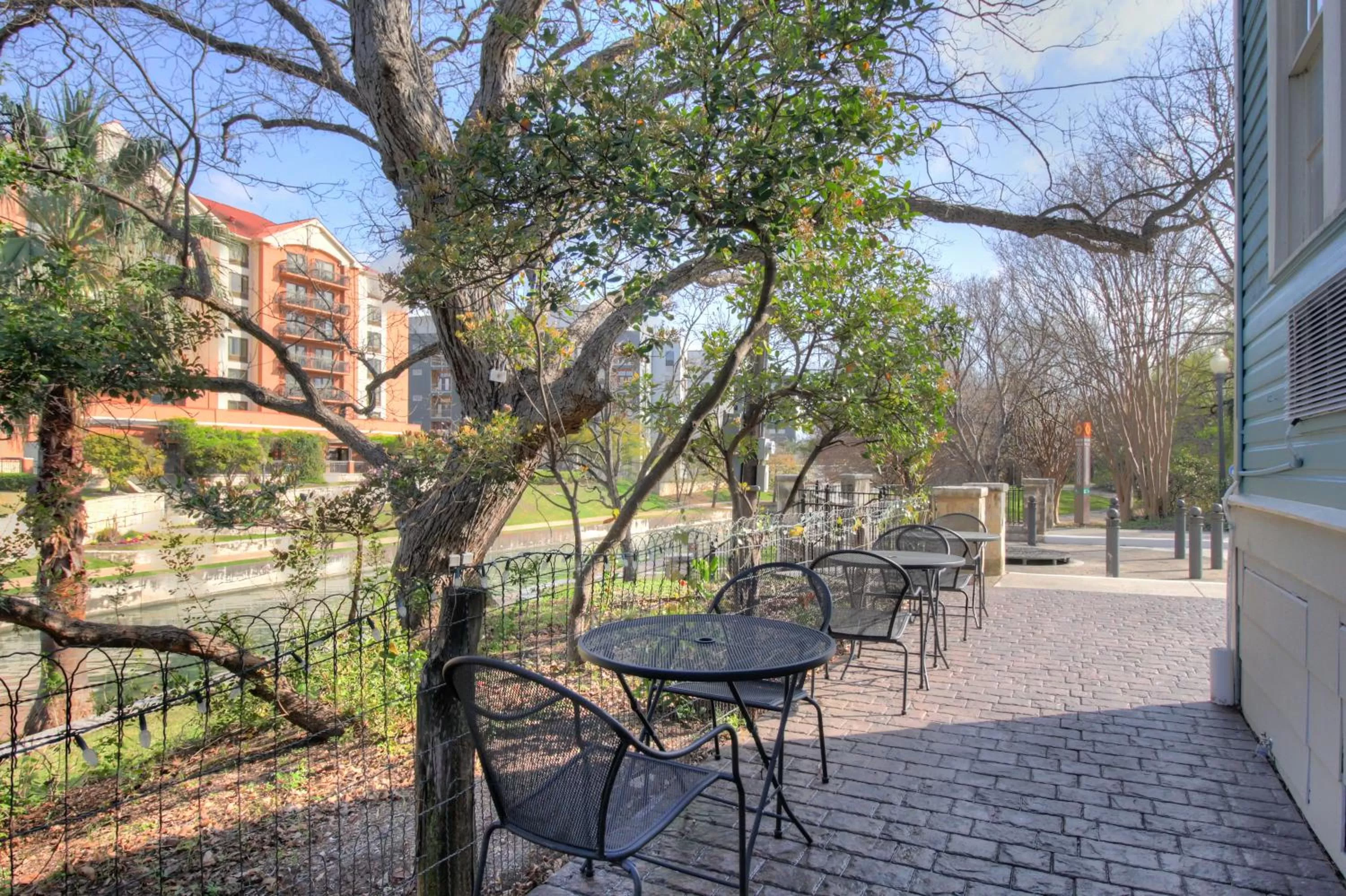 Patio in Inn on the Riverwalk