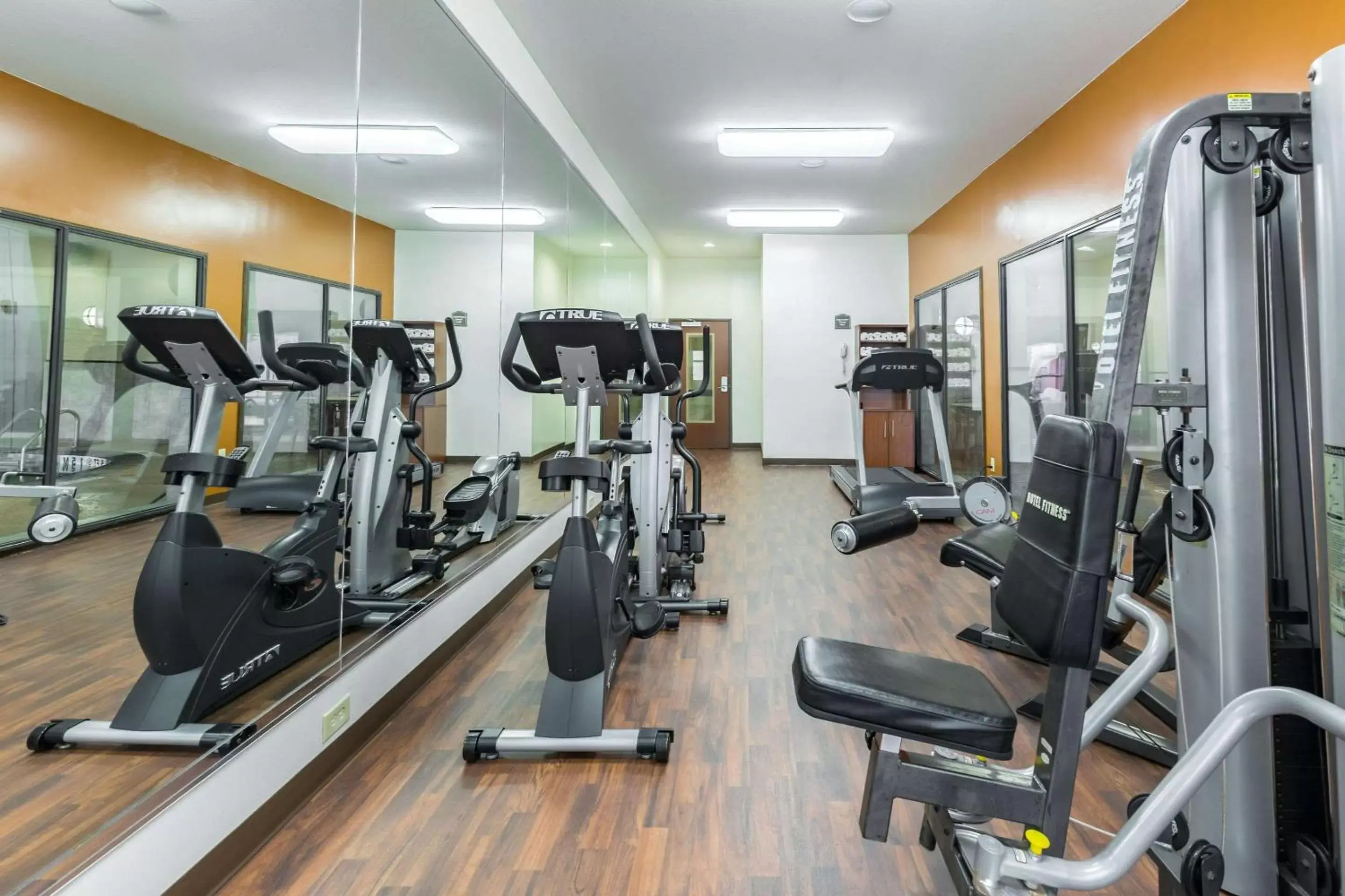 Fitness centre/facilities in Comfort Suites Beaumont I-10 Fitness centre/facilities in Comfort Suites Beaumont I-10