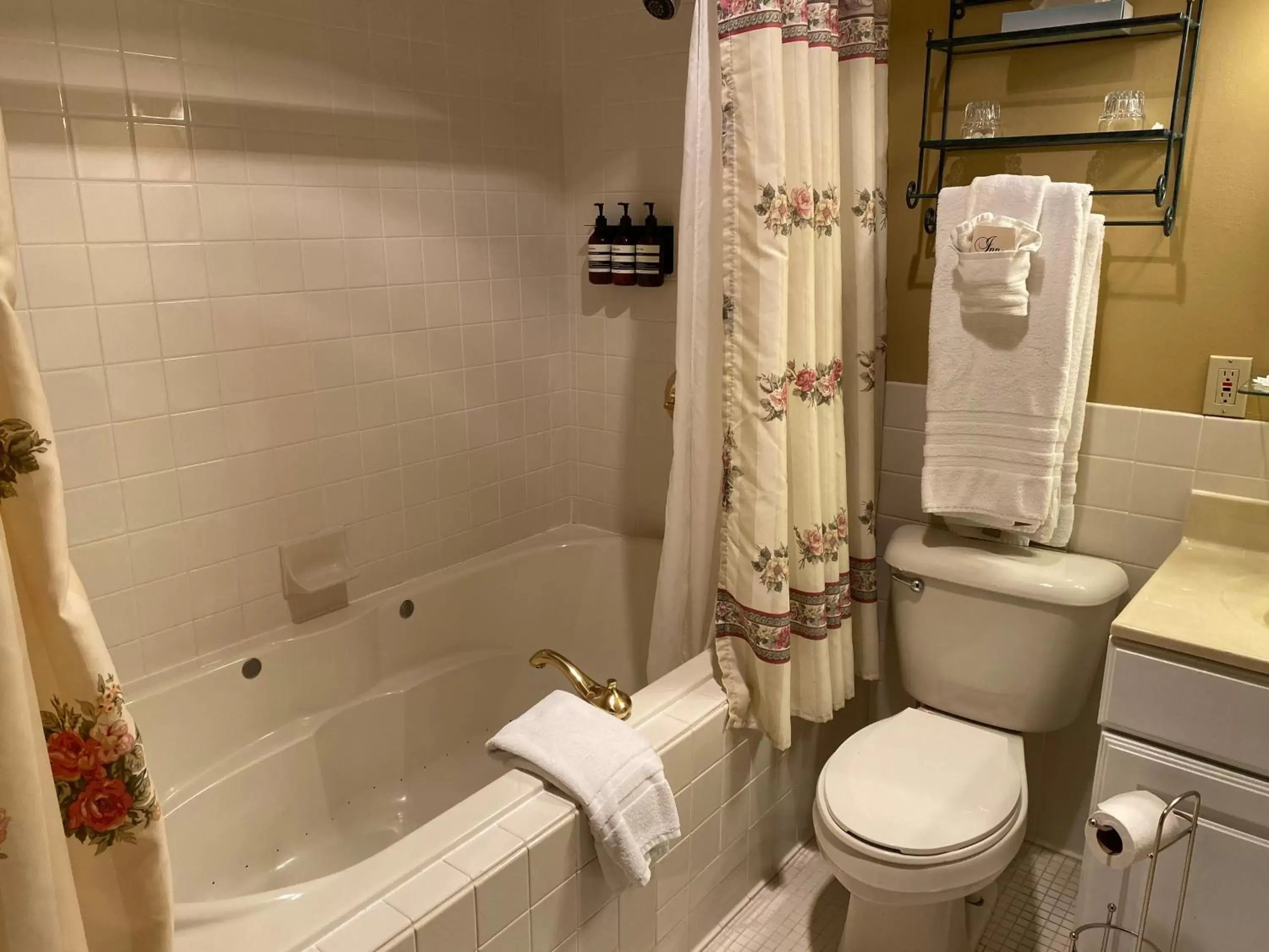 Bathroom in Inn at 835 Boutique Hotel