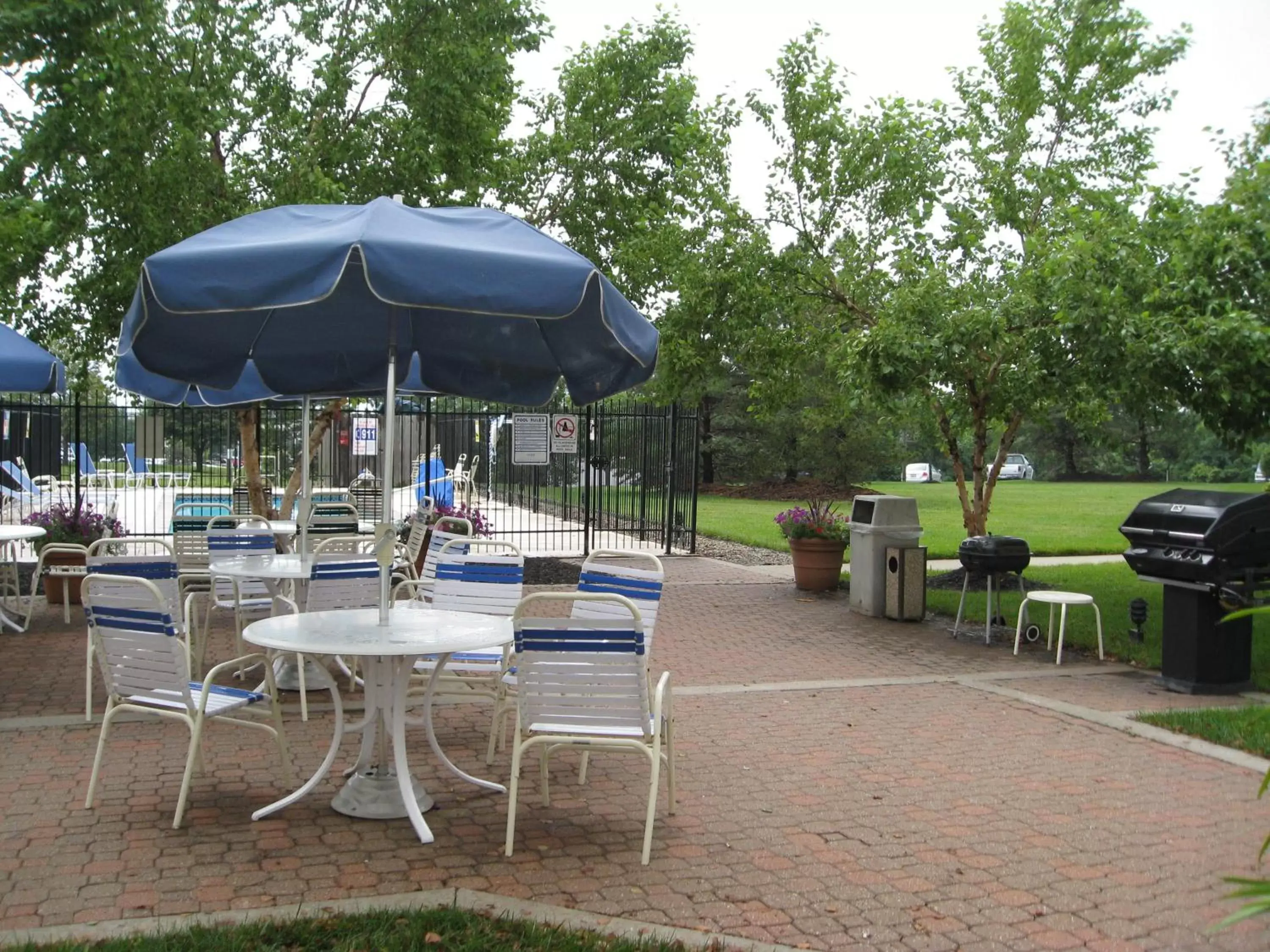 Patio, Restaurant/Places to Eat in Extended Stay America Suites - Kansas City - Airport - Tiffany Springs