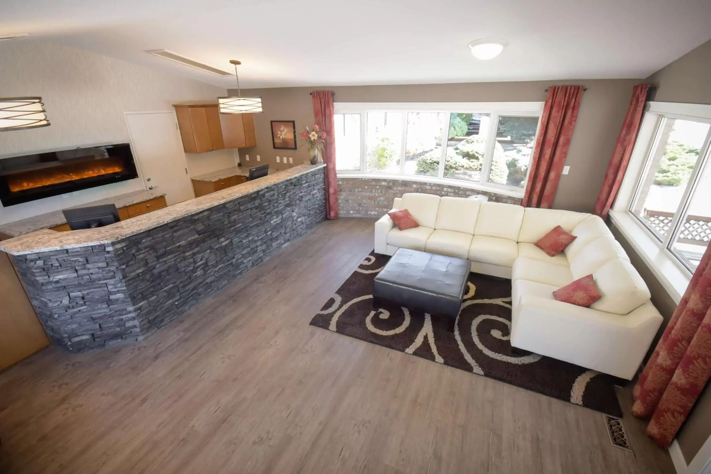 Lobby or reception, Seating Area in Best Western Sicamous Inn