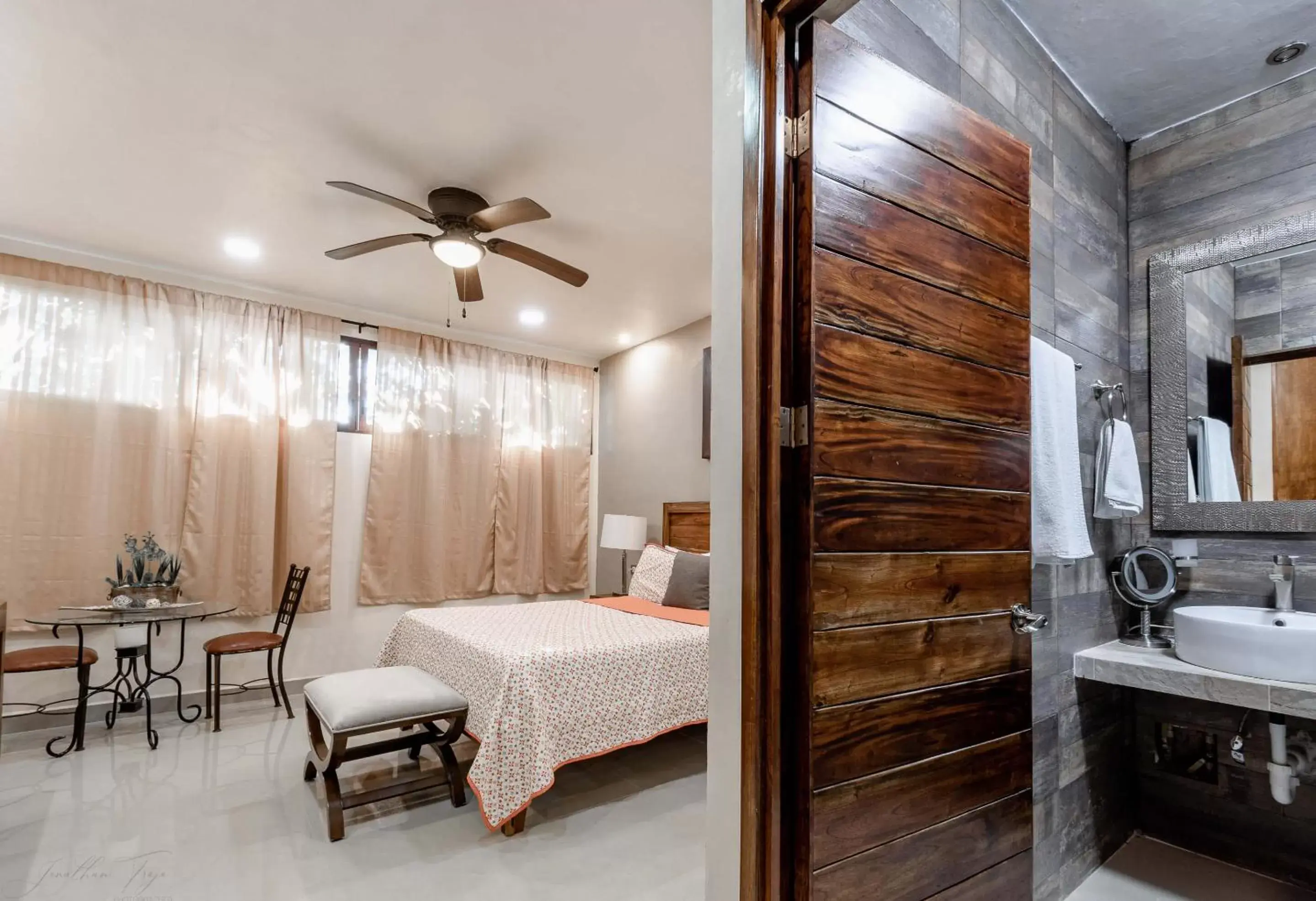 Bed, Bathroom in El Zaguán Colonial by GuruHotel